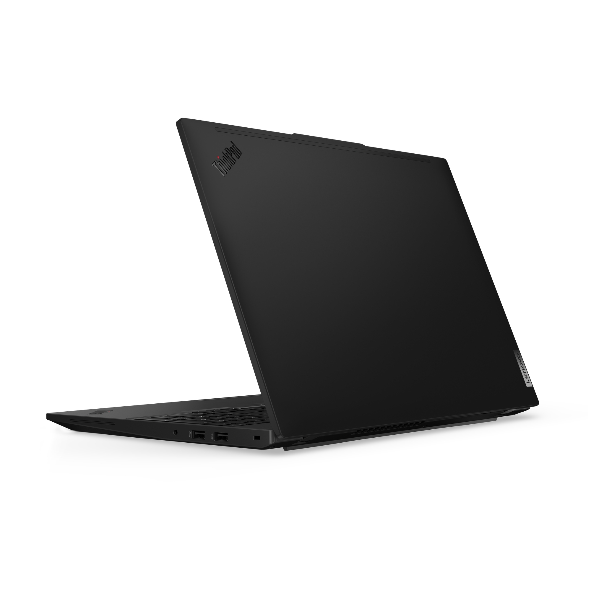 Czarny laptop jest lekko otwarty, widoczna klawiatura i ekran. Logo ThinkPad widoczne na pokrywie. Logo Lenovo na dole.
