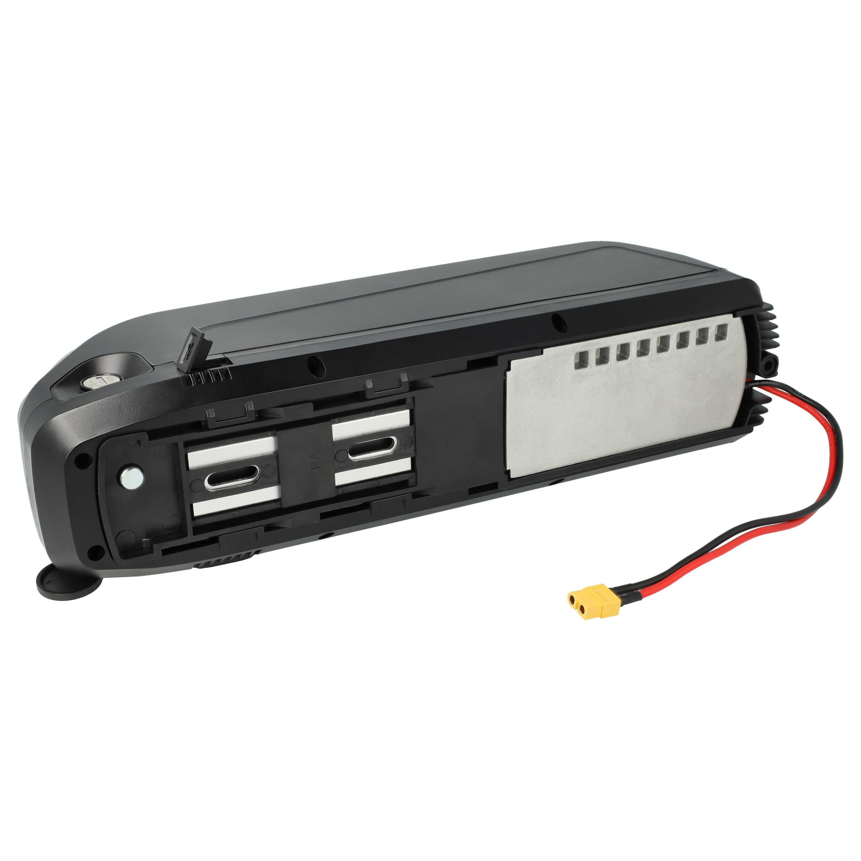 Schwarzer E-Bike-Akku mit silberner Seitenverkleidung, Kabeln und gelbem Stecker. Weißer Hintergrund.