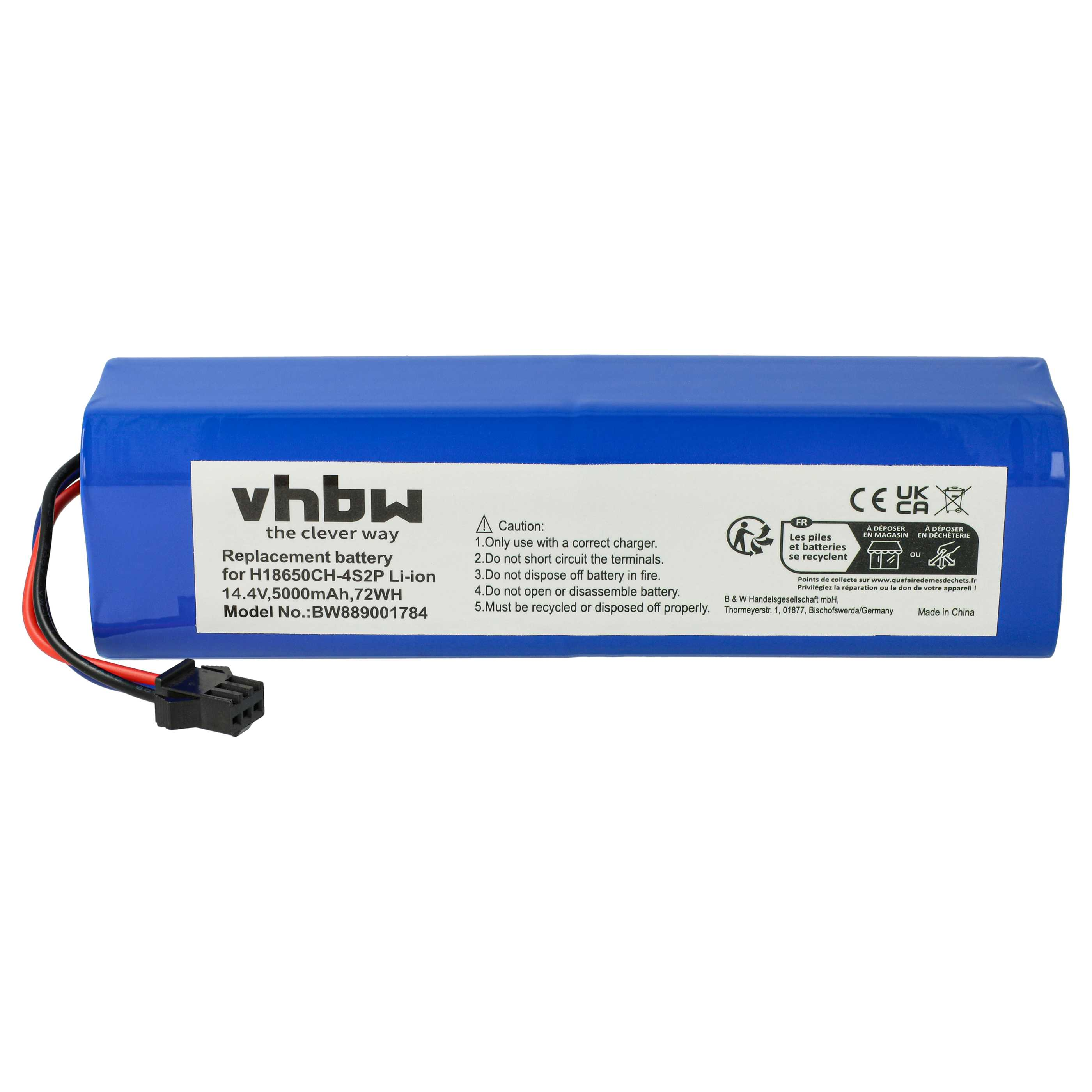Ein blauer Akku mit Text und Warnhinweisen. Er hat einen schwarzen Stecker und rot/schwarze Drähte. Der Hintergrund ist weiß.