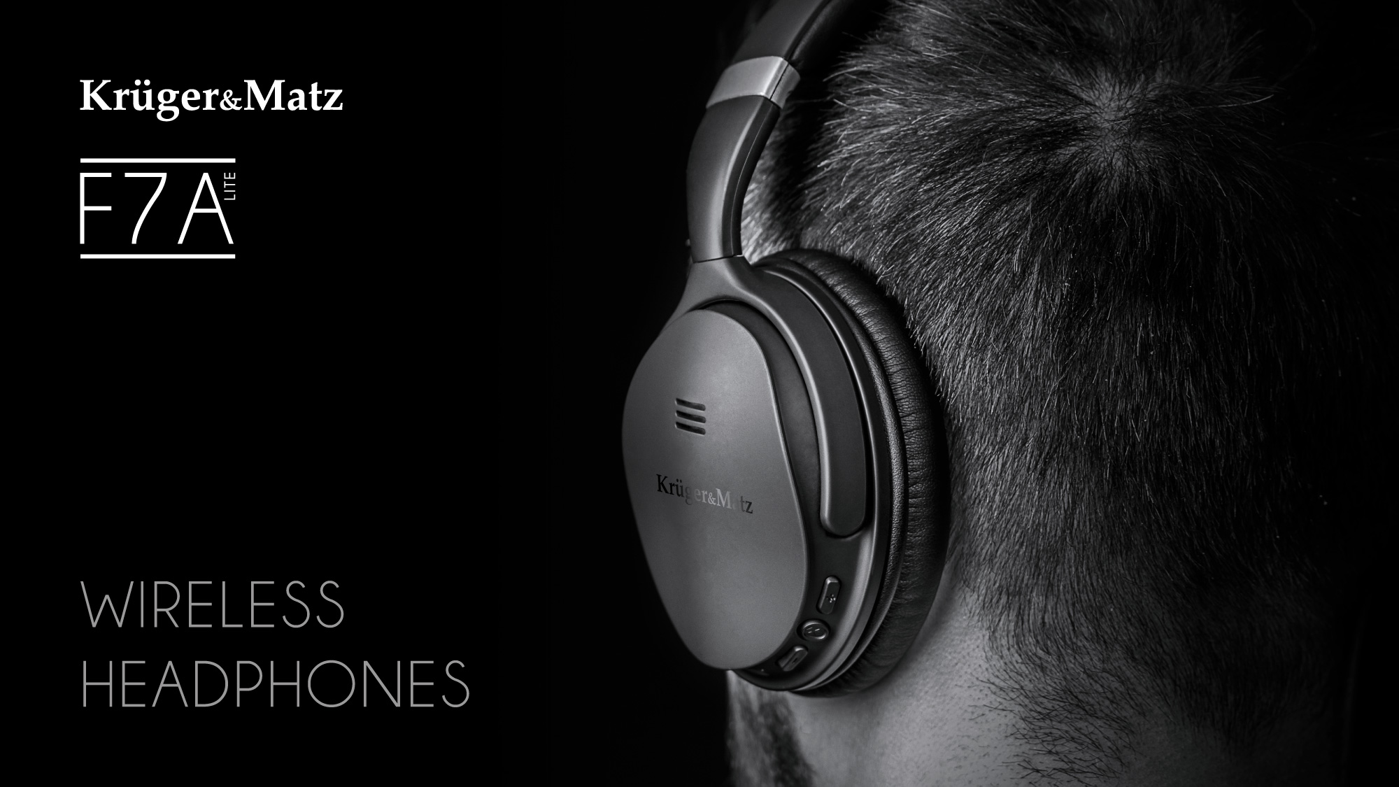 Osoba nosząca słuchawki bezprzewodowe. Marka to Kruger&Matz, model F7A Lite, a tekst brzmi 'Wireless Headphones'.