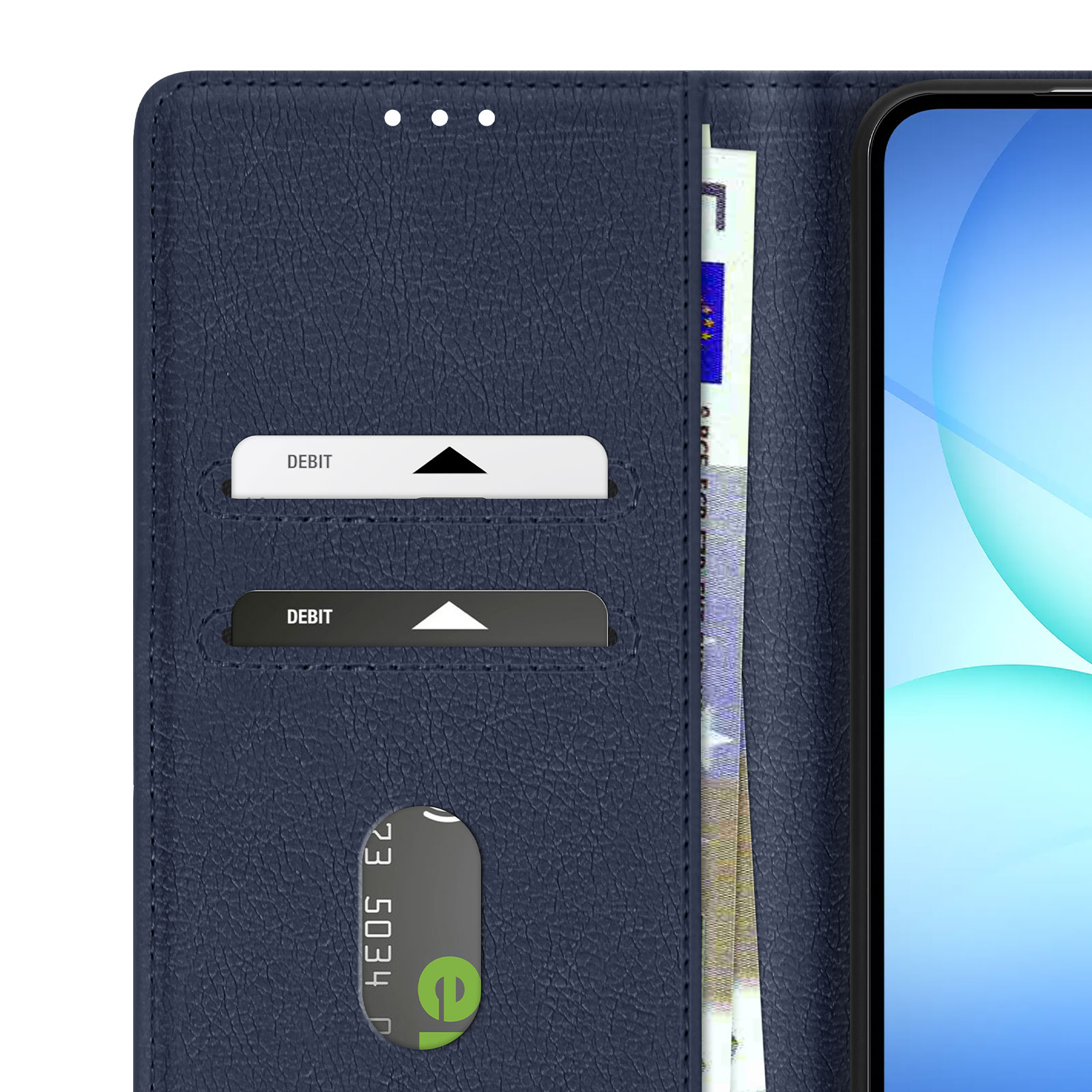 Eine offene marineblaue Handyhülle, die Debitkarten, eine Rechnung und einen Telefonbildschirm mit blauem und weißem Design zeigt.
