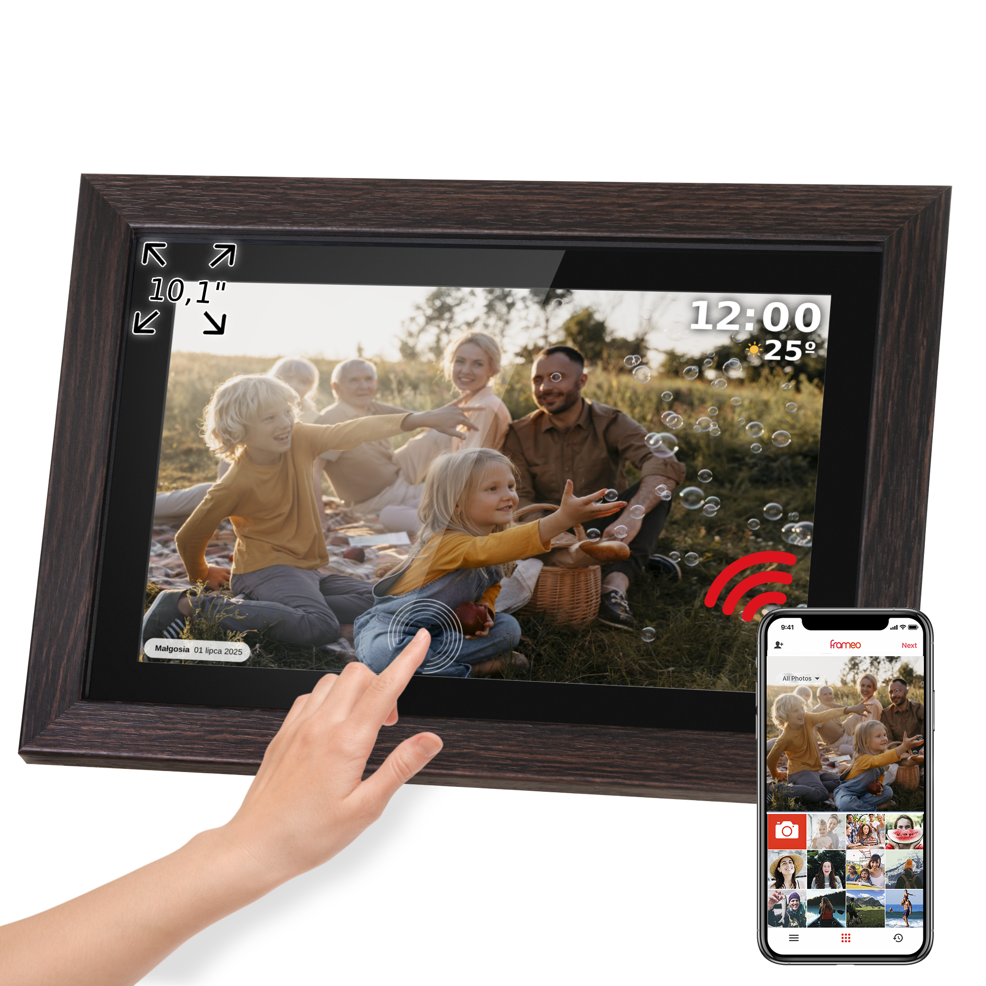 Cyfrowa ramka na zdjęcia wyświetla rodzinny piknik. Dłoń dotyka ekranu. Telefon pokazuje podobne zdjęcia. Bąbelki unoszą się.
