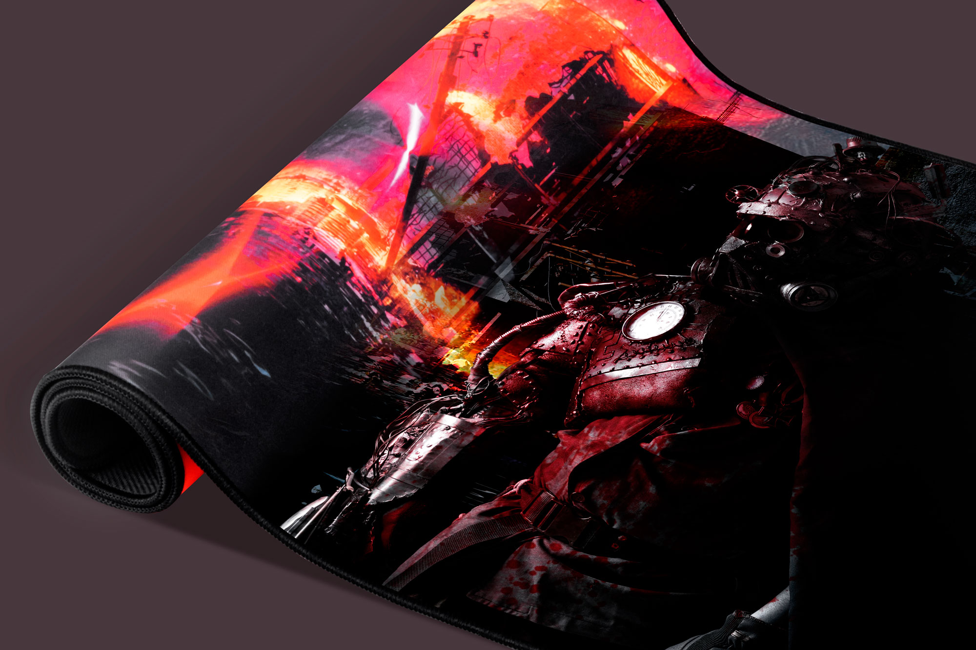 Zwinięta podkładka pod mysz z dystopijną sceną. Widoczna postać w czerwonej zbroi. Tło przedstawia płonące miasto.