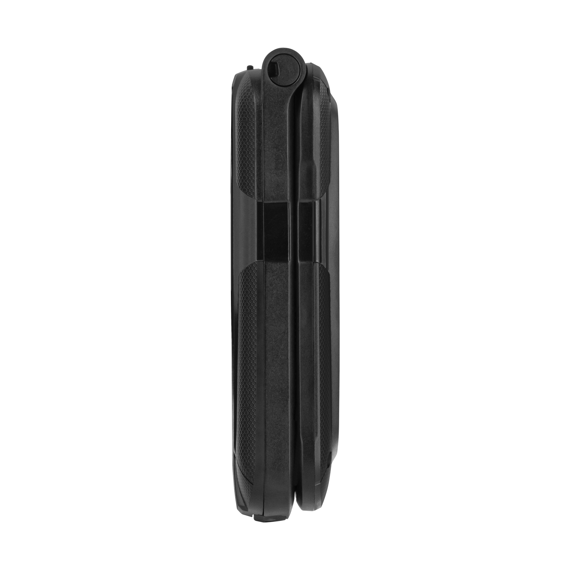 Złożony czarny przedmiot, być może etui lub głośnik, jest zorientowany pionowo na białym tle.