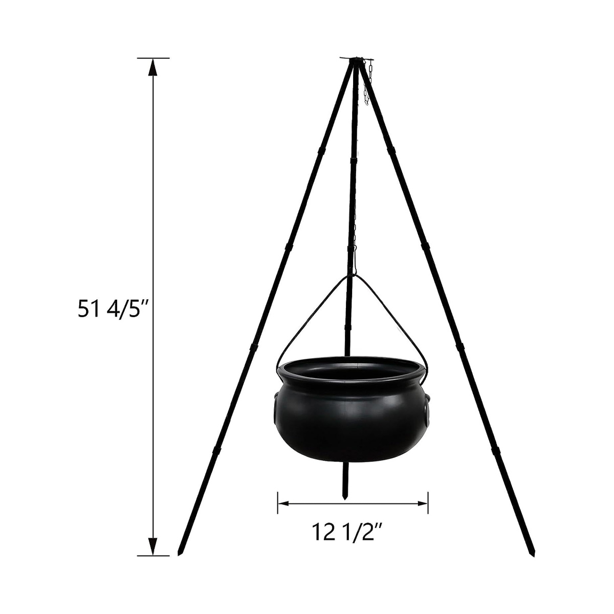 Ein schwarzer Kessel hängt an einem Dreibein. Maße sind enthalten: 51 4/5" Höhe, 12 1/2" Breite. Der Hintergrund ist weiß.