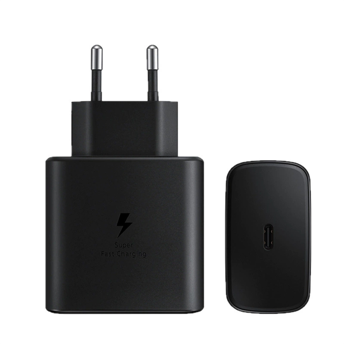 Schwarzer Samsung Super Fast Charging Adapter und separater USB-C-Ladeanschluss. Der Adapter hat zwei Stifte und ein Blitzlogo.