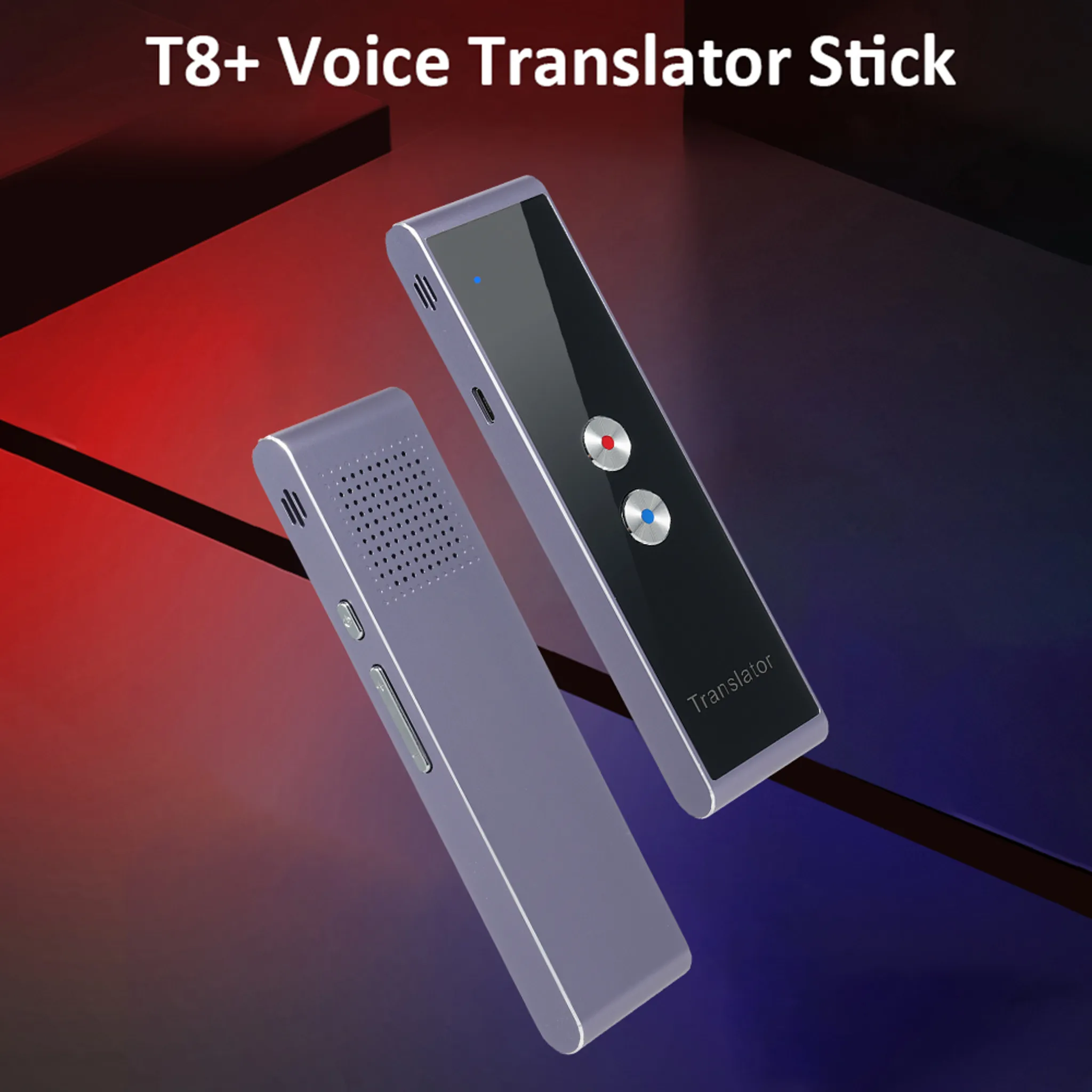 Zwei violette T8+-Sprachübersetzer-Sticks. Einer hat einen Lautsprecher, der andere Knöpfe. Hintergrund ist ein Rot-Blau-Gradient.
