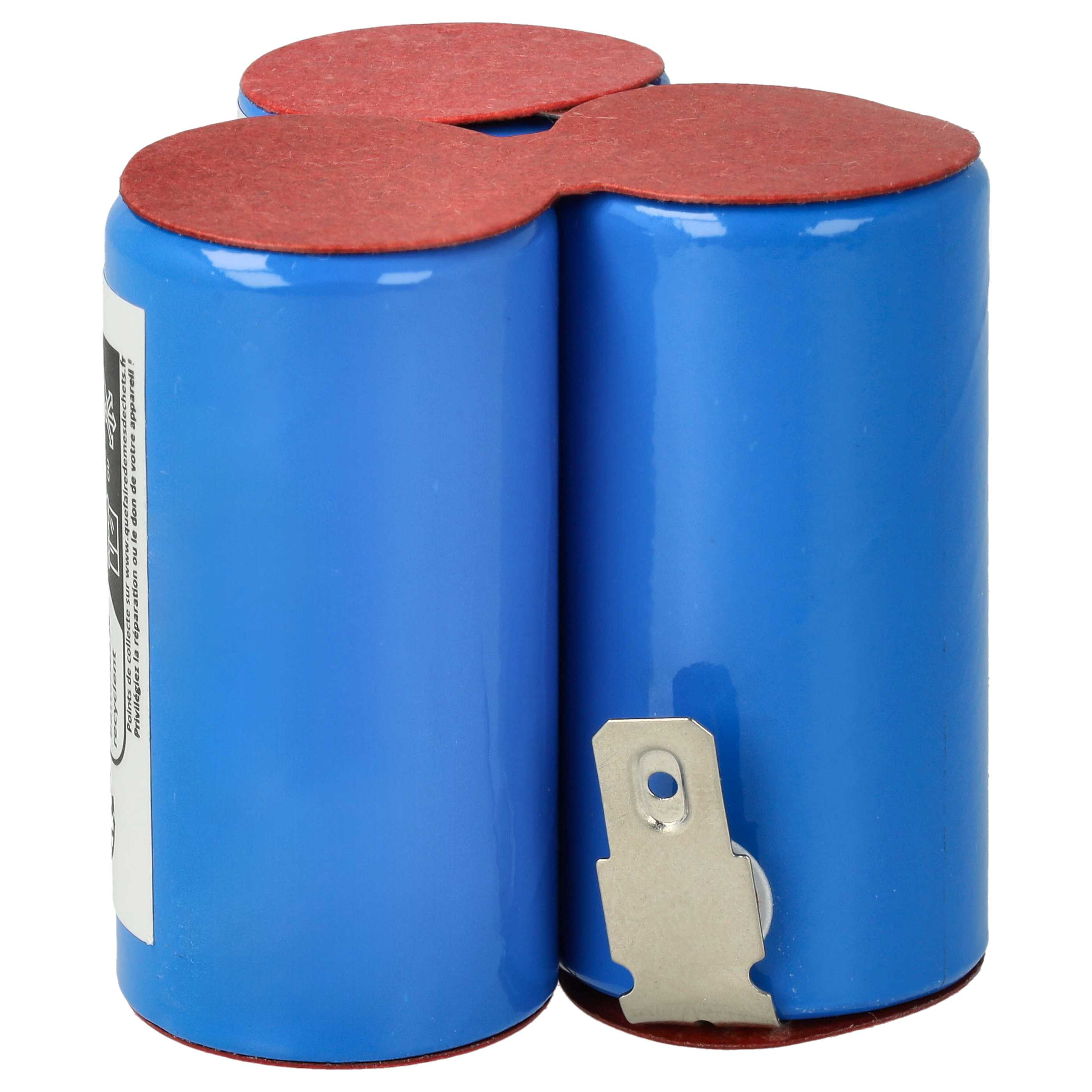 Drei blaue zylindrische Batterien mit roten Deckeln. Eine hat eine Metalllasche. Auf einer Batterie ist ein Etikett zu sehen.