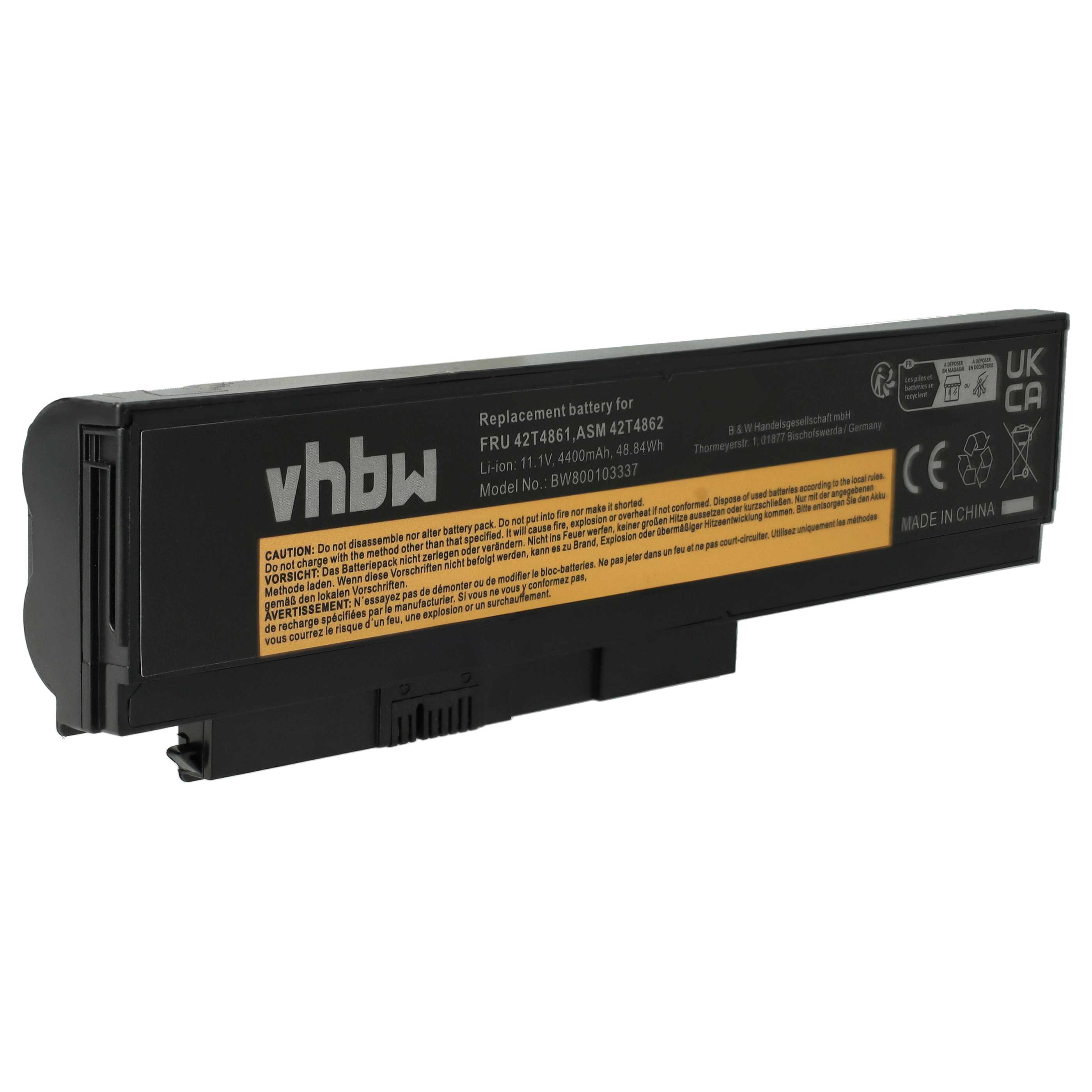 Una batteria nera per laptop con testo e simboli. Ha un'etichetta di avvertimento e un marchio UK/CA.