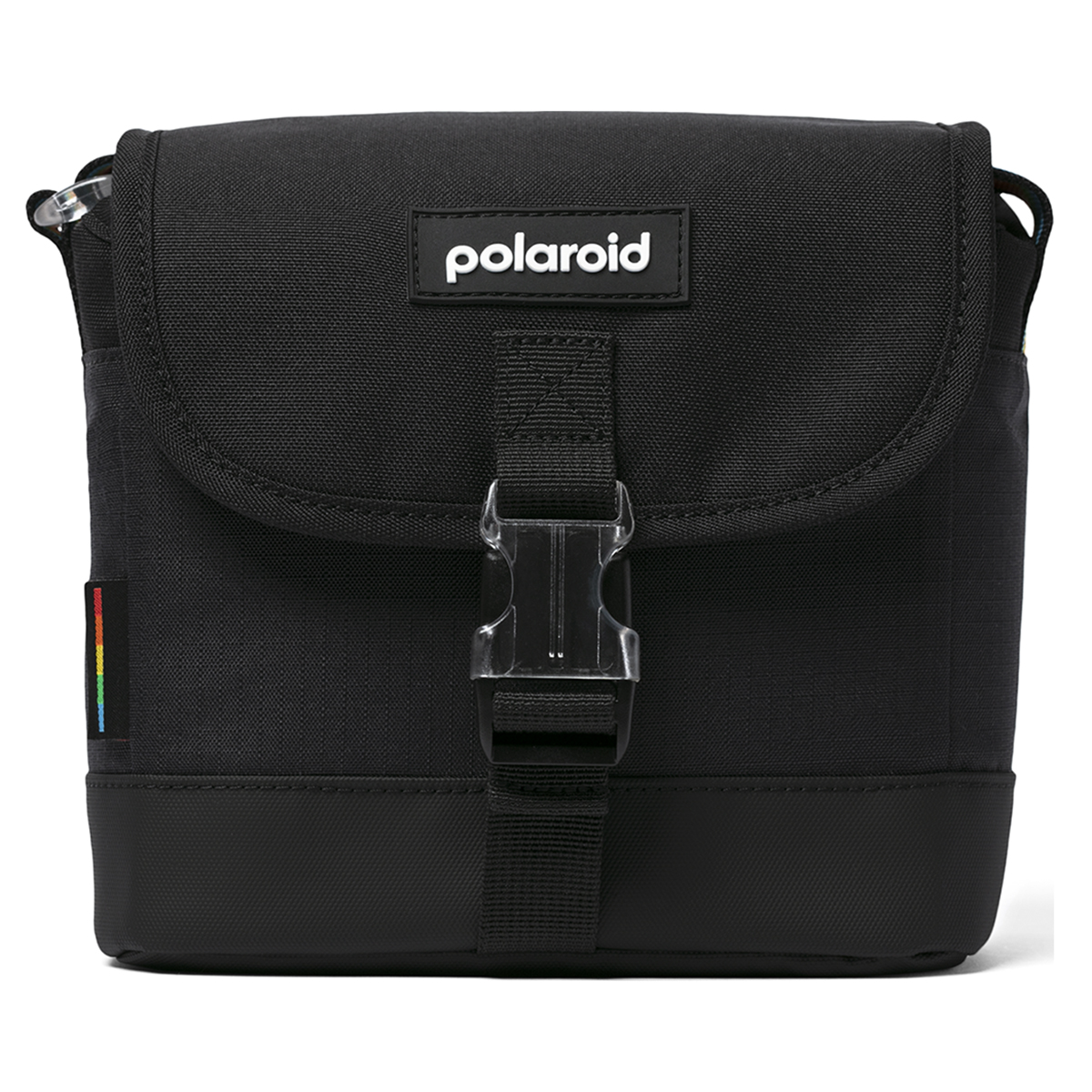Una borsa nera per fotocamera Polaroid con fibbia trasparente e striscia arcobaleno. La borsa ha una patta e il logo Polaroid.