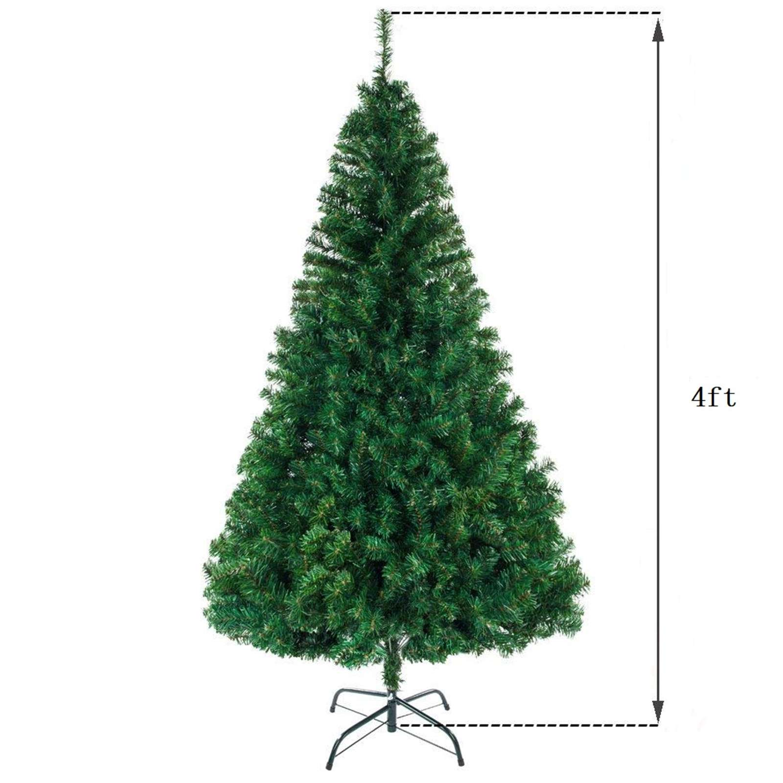 Ein grüner künstlicher Weihnachtsbaum, 1,20 m hoch, auf weißem Hintergrund. Der Baum steht auf einem schwarzen Ständer.