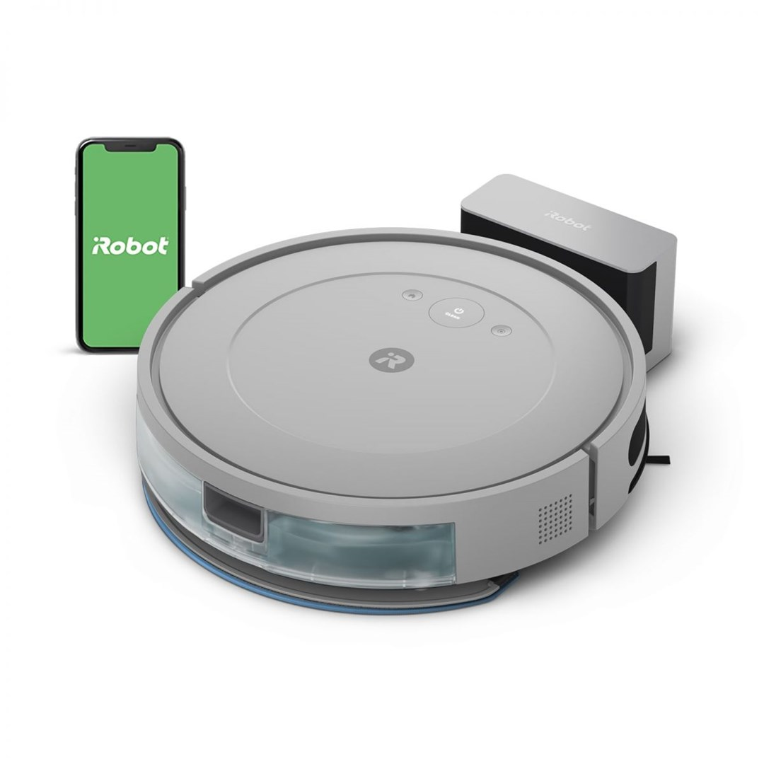 Szary odkurzacz iRobot Roomba, stacja ładująca i smartfon z logo Robot. Roomba ma zbiornik na wodę.
