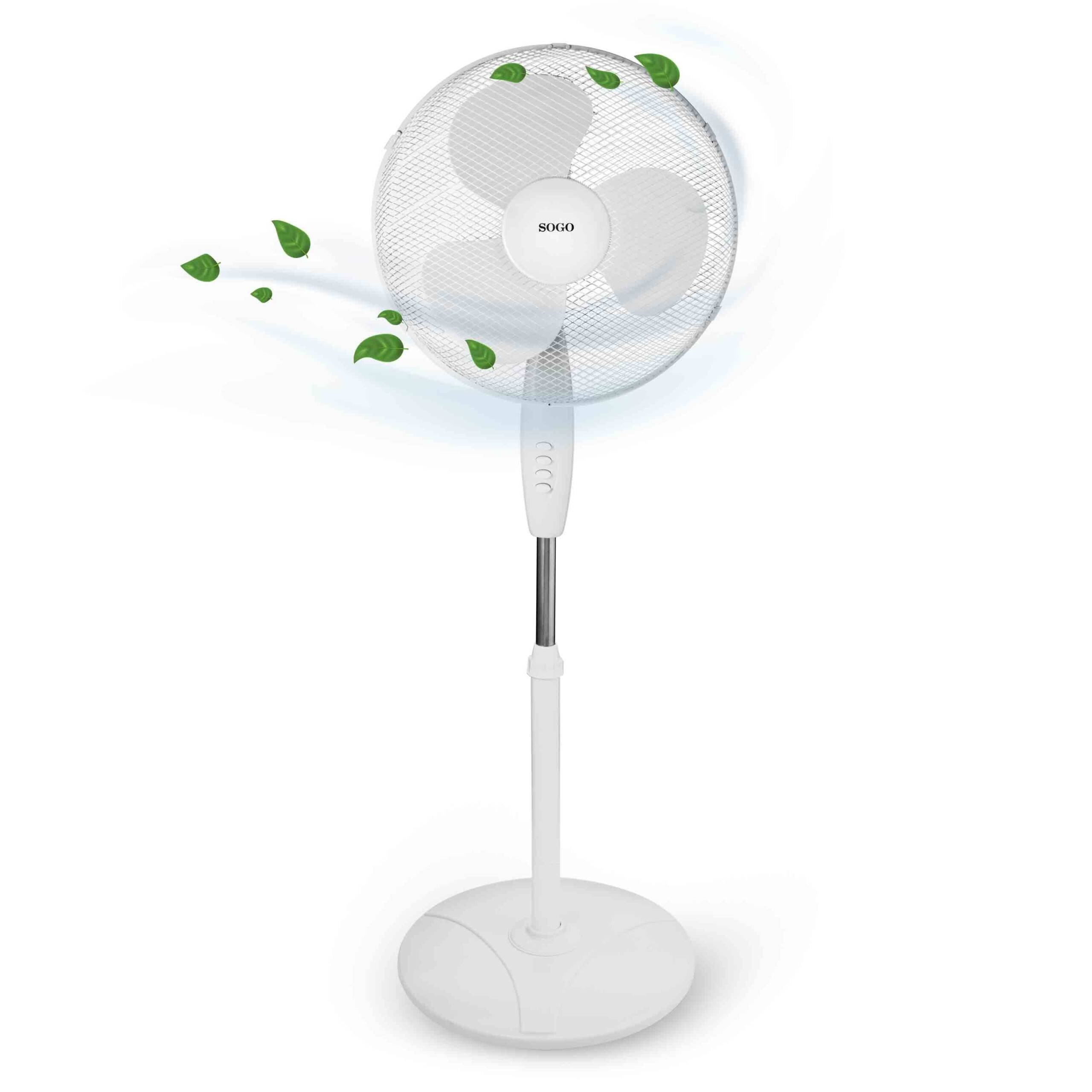Un ventilador de pie blanco con el logotipo de SOGO en el frente. Hojas verdes flotan desde el ventilador.
