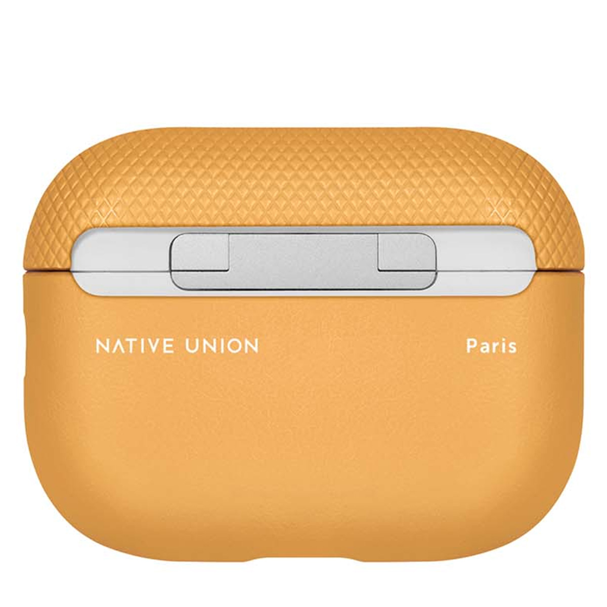 Una funda amarilla para AirPods. La parte superior tiene un diseño texturizado, la inferior es lisa. Tiene una bisagra blanca y el texto 'NATIVE UNION Paris'.