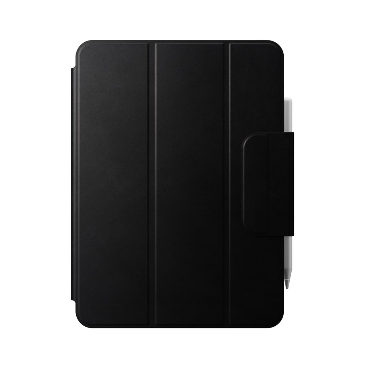 Eine schwarze Tablethülle mit integriertem Stifthalter. Die Hülle ist geschlossen und zeigt ein vertikales Faltdesign auf der Vorderseite.