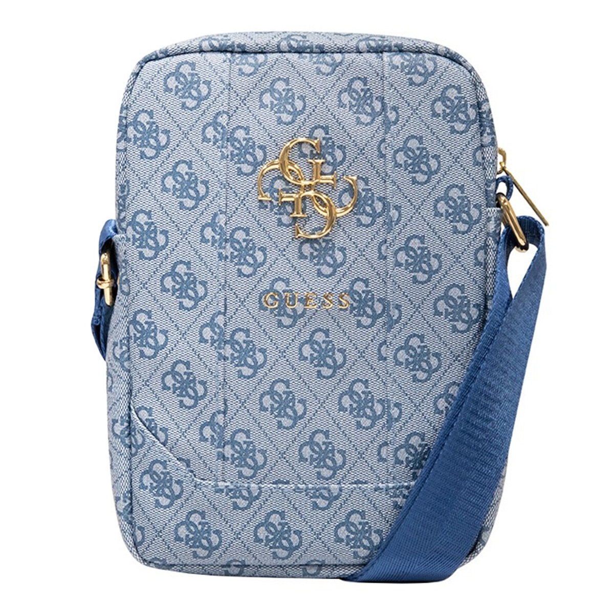 Eine hellblaue Guess-Umhängetasche mit sich wiederholendem Logo-Muster. Sie hat einen blauen Riemen und ein goldenes Guess-Emblem.