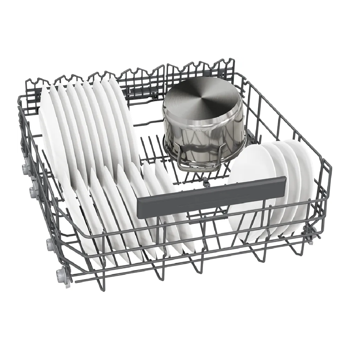 Stojak do zmywarki z białymi talerzami i metalowym garnkiem. Stojak jest szary, tło białe.