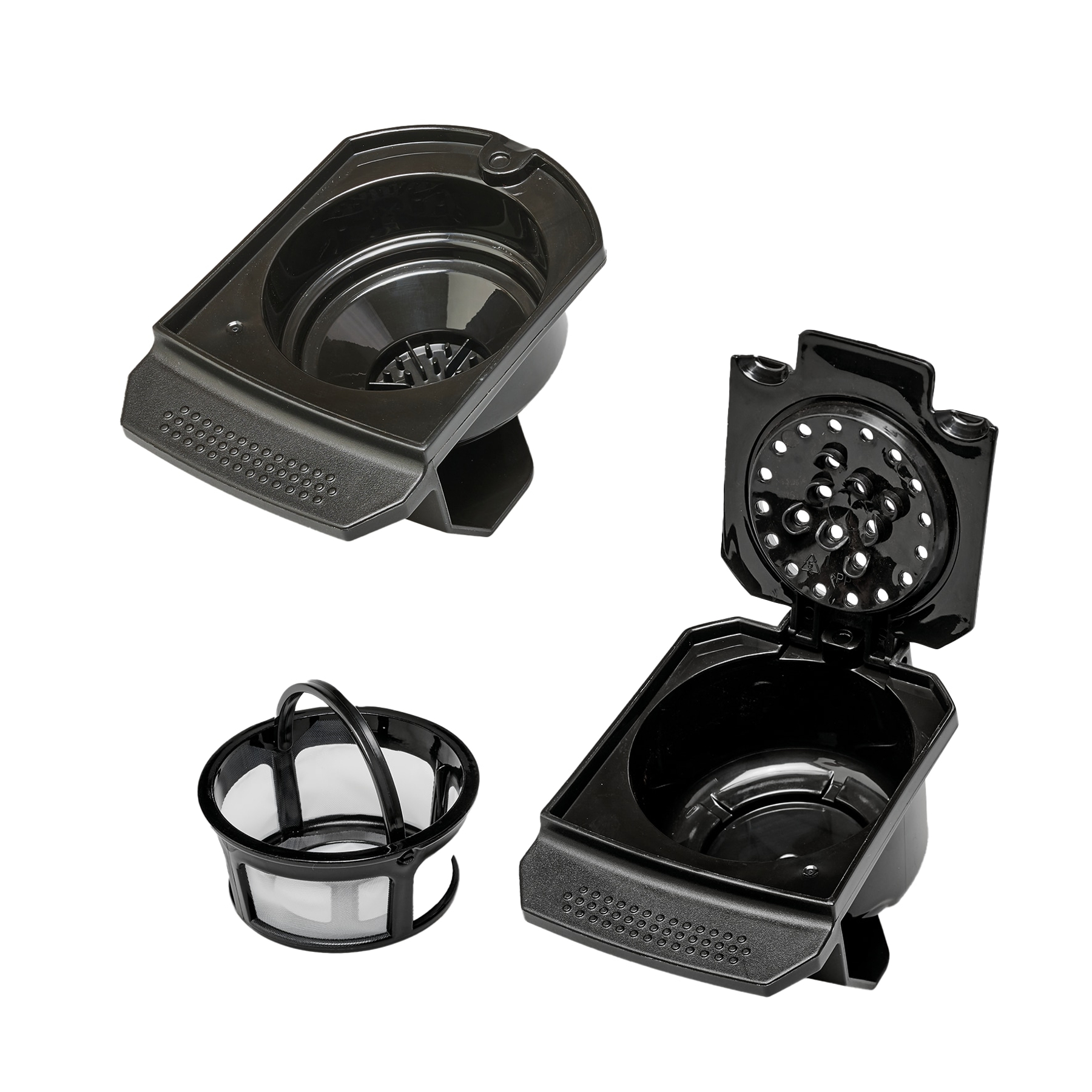 Czarne części ekspresu do kawy: kosz filtra, dwa pojemniki i uchwyt filtra. Wszystkie części na białym tle.