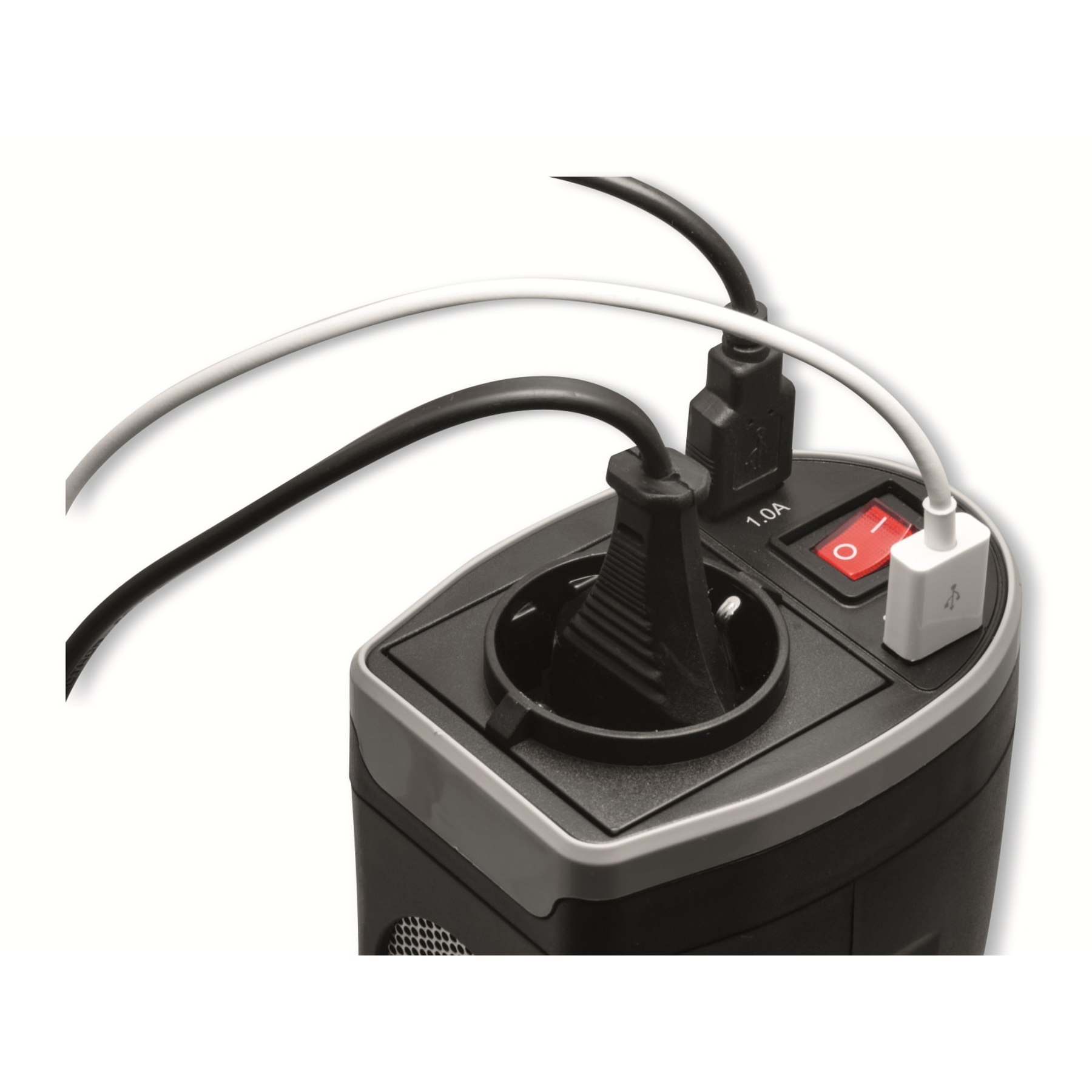 Ein schwarzer Steckerleiste mit Stecker, USB-Anschluss und rotem Ein/Aus-Schalter. Kabel sind angeschlossen.