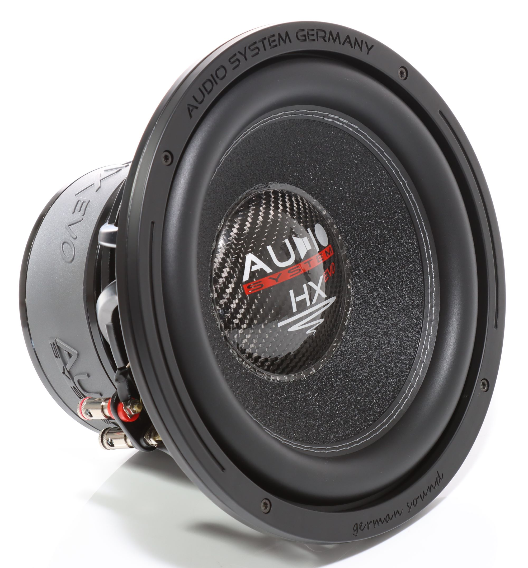 Schwarzer Audio System Subwoofer mit Kohlefaser-Mitte. Der Text lautet 'Audio System Germany', 'HX' und 'German sound'.