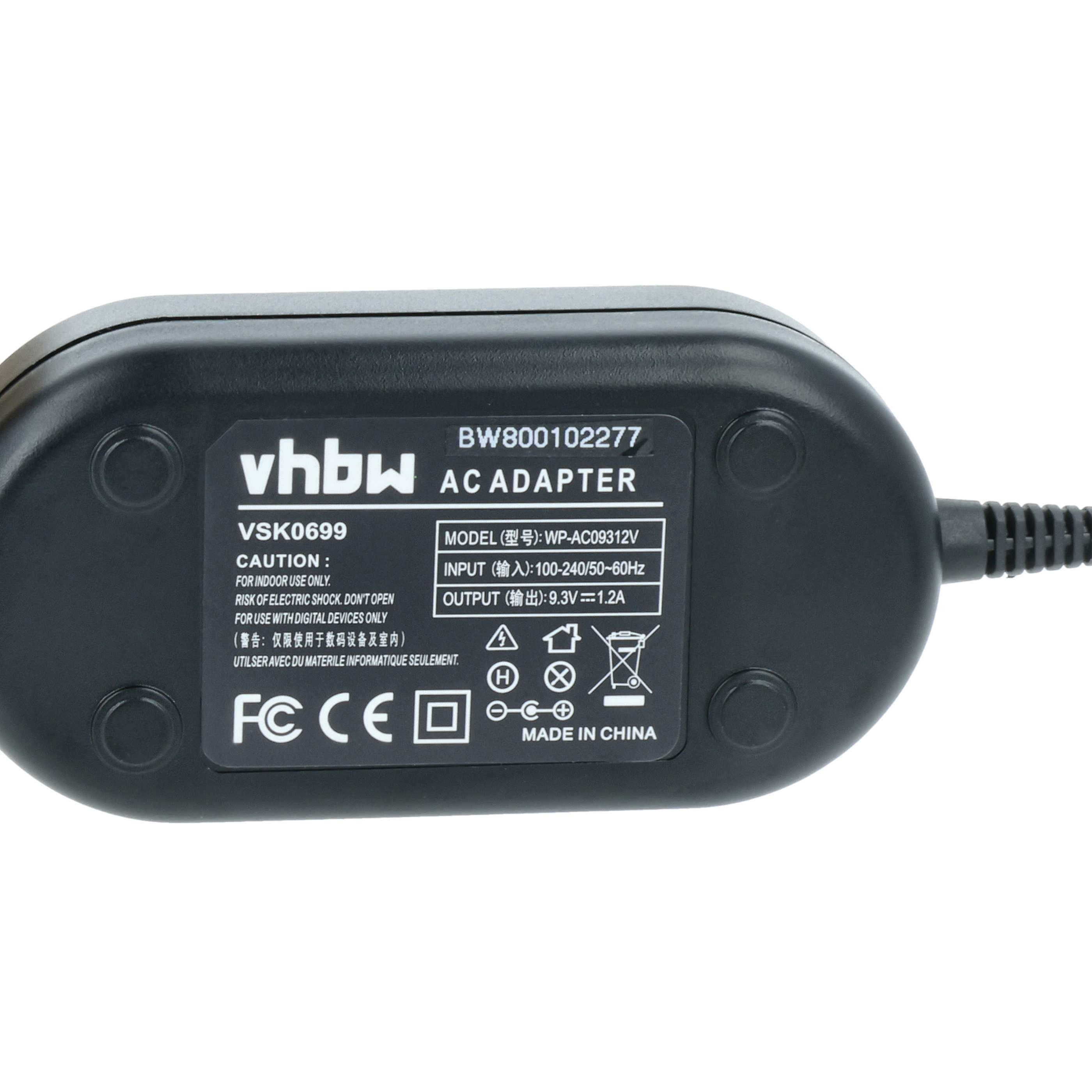 Schwarzes AC-Netzteil mit Text. Enthält Modell- und Sicherheitshinweise. Es hat ein Kabel und das Logo der Marke vhbw.