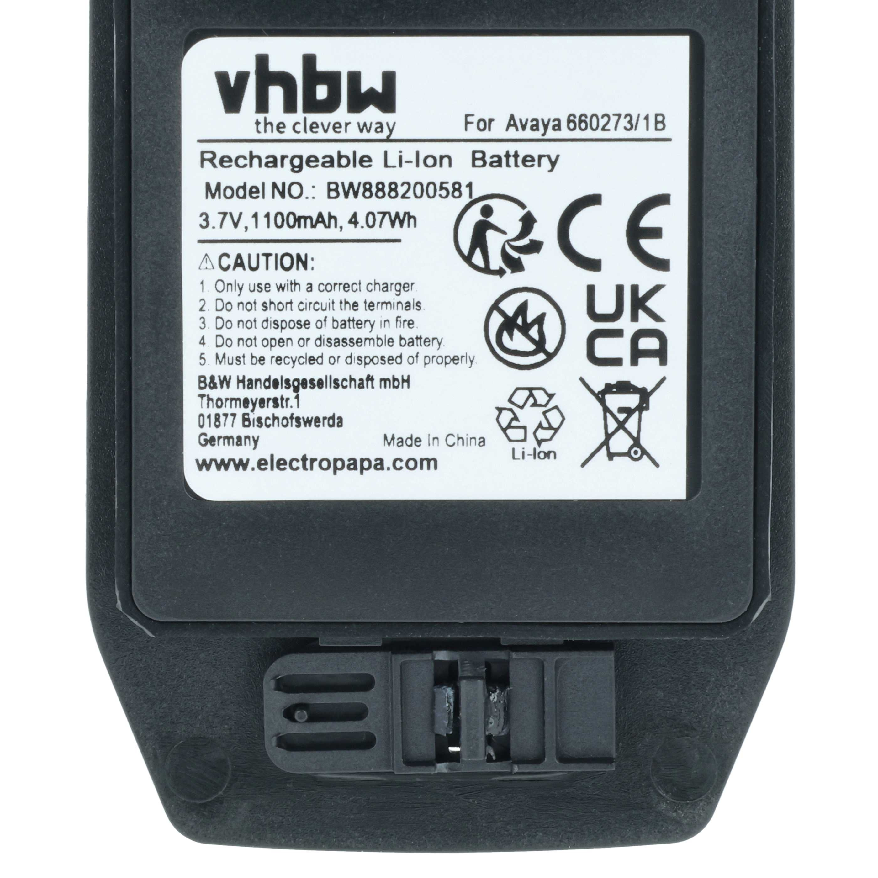 Schwarzer Li-Ionen-Akku mit weißem Etikett. Text enthält 'vhbw', 'Rechargeable', '3.7V'. Symbole zeigen Sicherheitshinweise und Recycling.