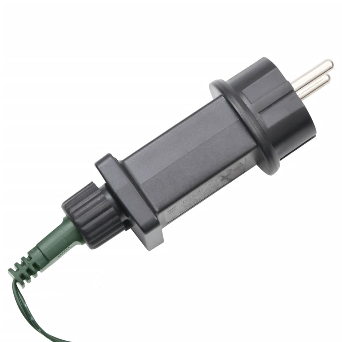 Ein schwarzer Stecker mit zwei Stiften, verbunden mit einem dunkelgrünen Kabel. Der Stecker befindet sich auf weißem Hintergrund.