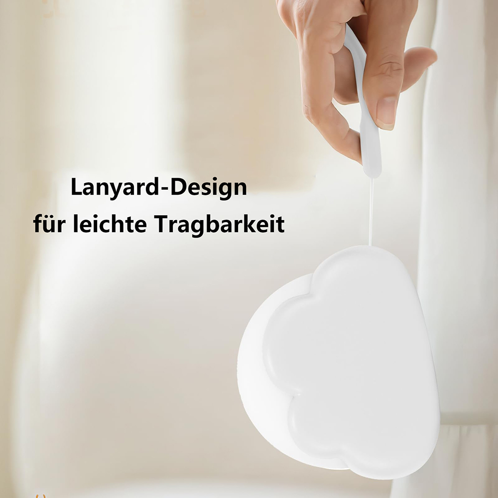 Eine Hand hält ein weißes wolkenförmiges Objekt an einer Schnur. Text: 'Lanyard-Design für leichte Tragbarkeit'.