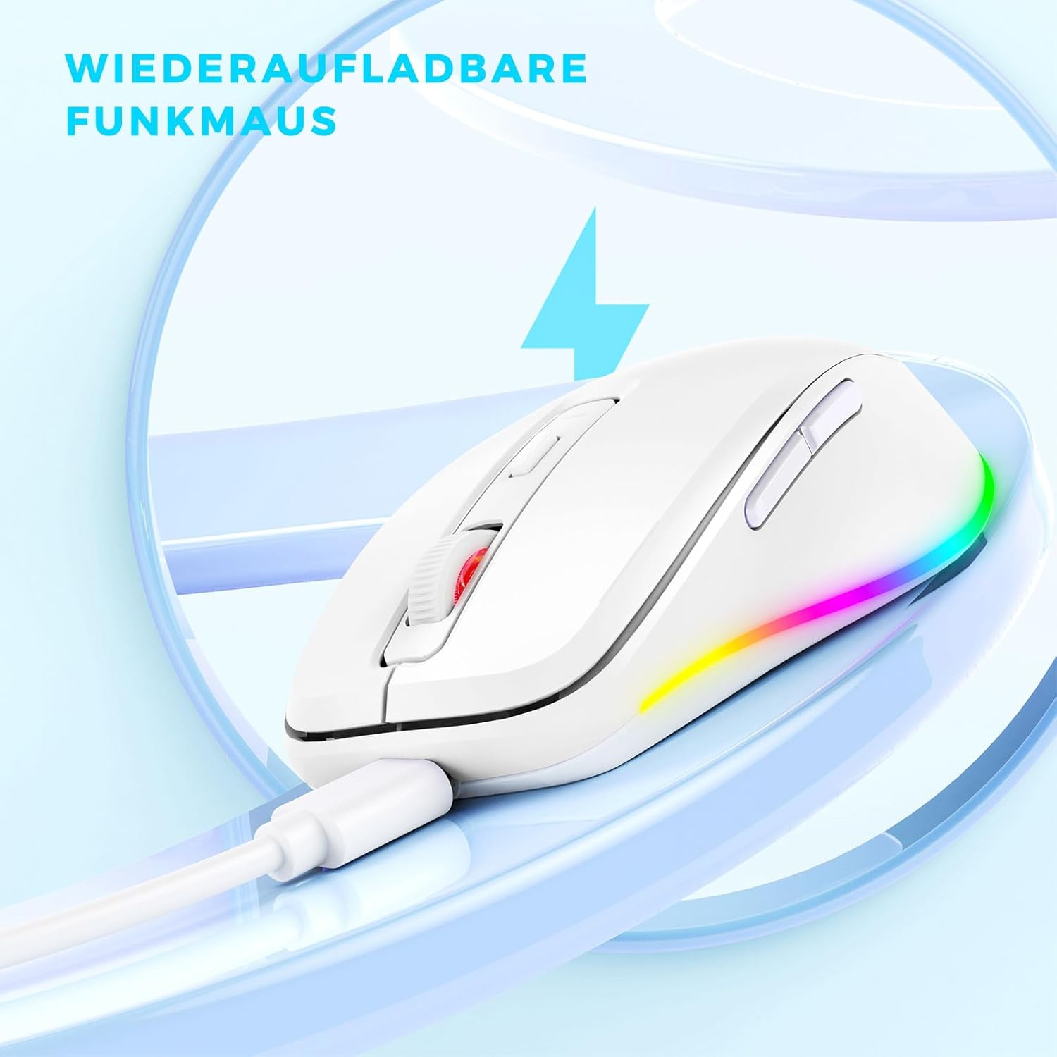 Eine weiße Funkmaus mit Ladekabel. Die Maus hat ein rotes Scrollrad und einen Regenbogen-LED-Streifen. Ein blauer Blitz ist vorhanden.