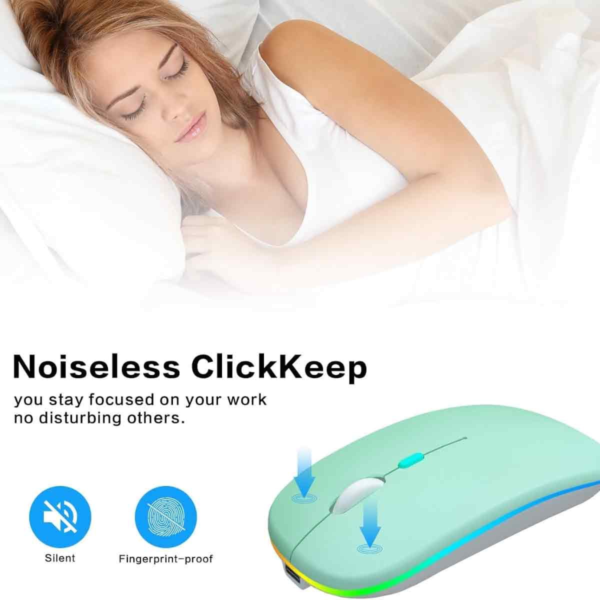 Eine schlafende Frau im Bett. Eine grüne Computermaus wird unten gezeigt. Der Text lautet "Noiseless ClickKeep" und "Silent" und "Fingerprint-proof".