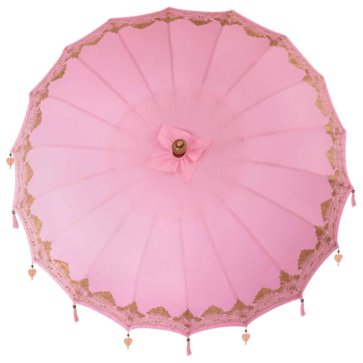 Ein rosa Sonnenschirm mit goldenen Zierkanten. Er hat Quasten und eine dekorative Oberseite. Der Hintergrund ist weiß.