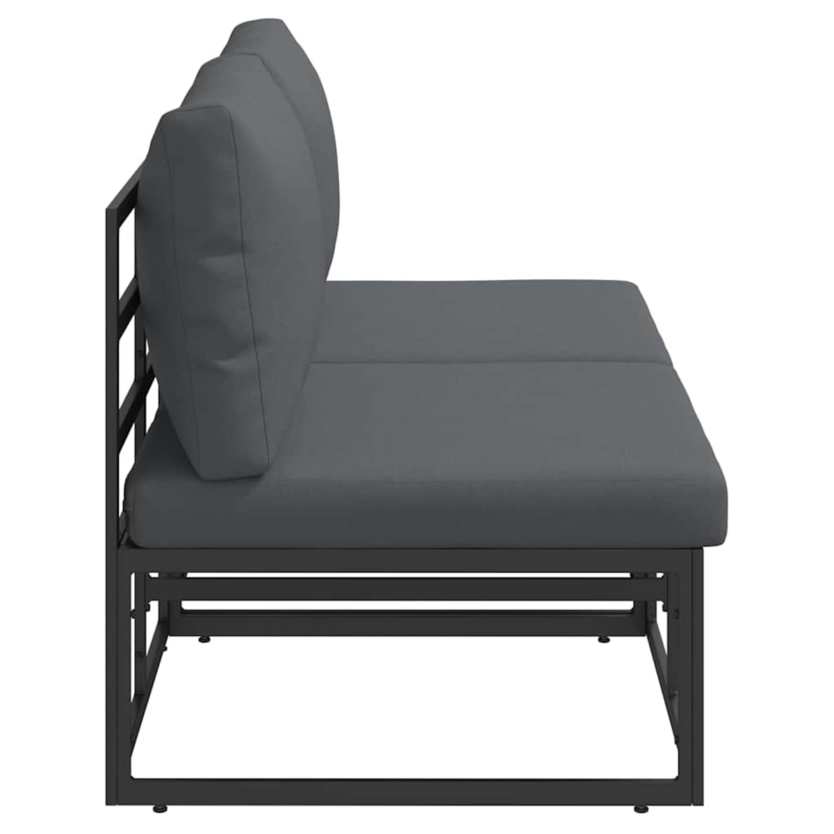 Un sofá gris para exteriores, vista lateral. Tiene una estructura de metal negro y dos cojines traseros. El asiento y los cojines son grises.