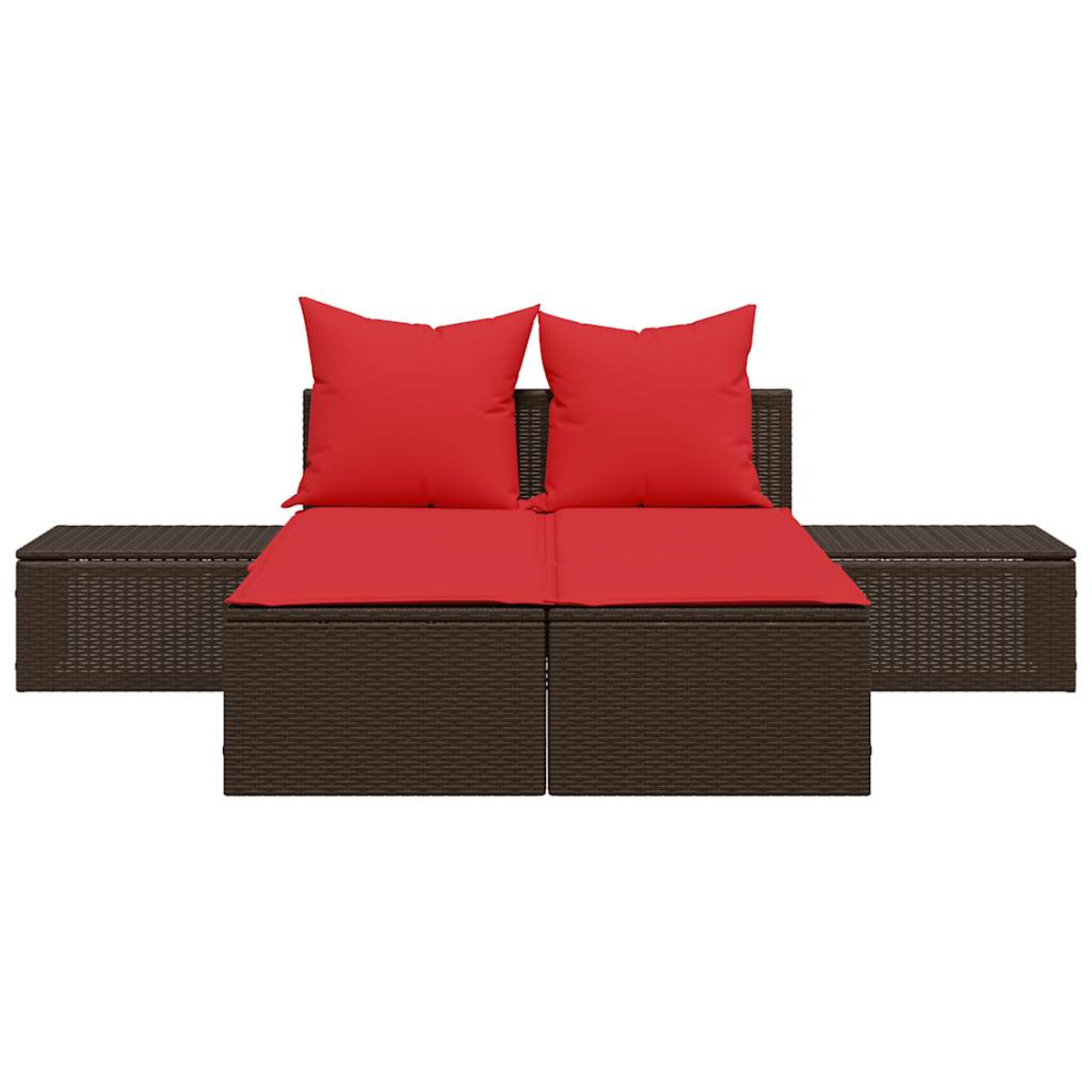 Ein braunes Outdoor-Sofa aus Korbgeflecht mit roten Kissen. Das Sofa hat zwei Sitze und zwei Beistelltische, alles vor weißem Hintergrund.