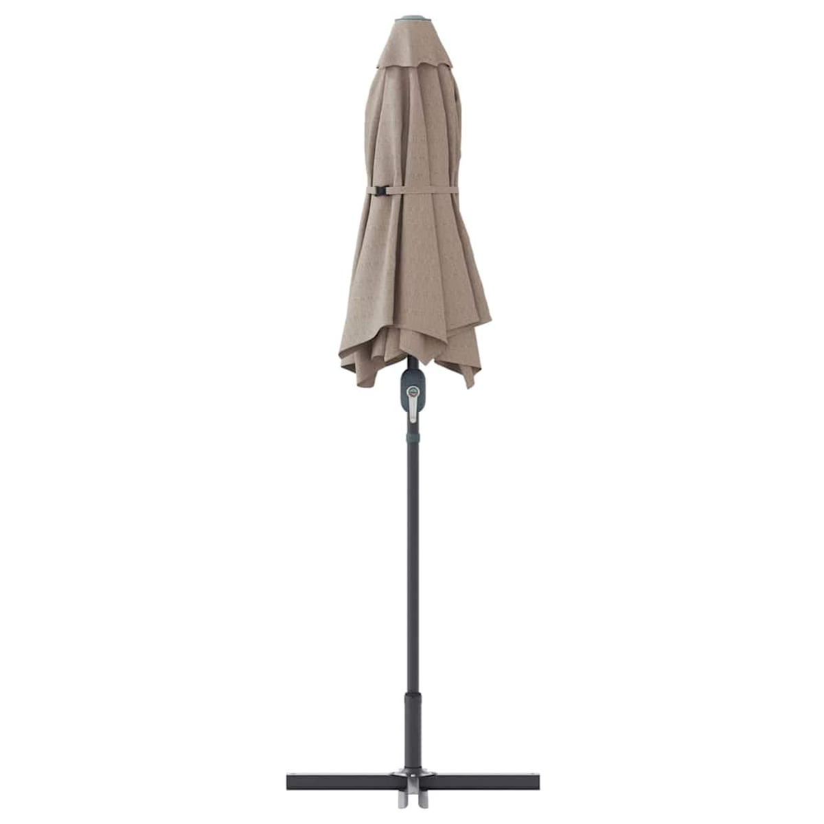 Un ombrellone da patio beige chiuso su sfondo bianco. L'ombrellone è marrone, con un palo grigio scuro e una base grigia.