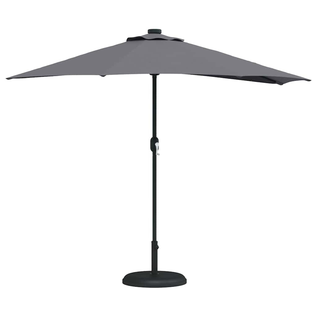 Un ombrellone grigio è aperto, sostenuto da un palo e una base neri, su sfondo bianco.