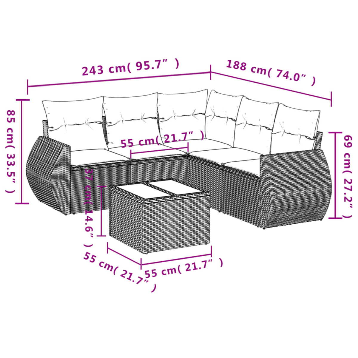 Ein Ecksofa im Korbaussehen mit Kissen und einem kleinen quadratischen Tisch davor, die Abmessungen sind angegeben.