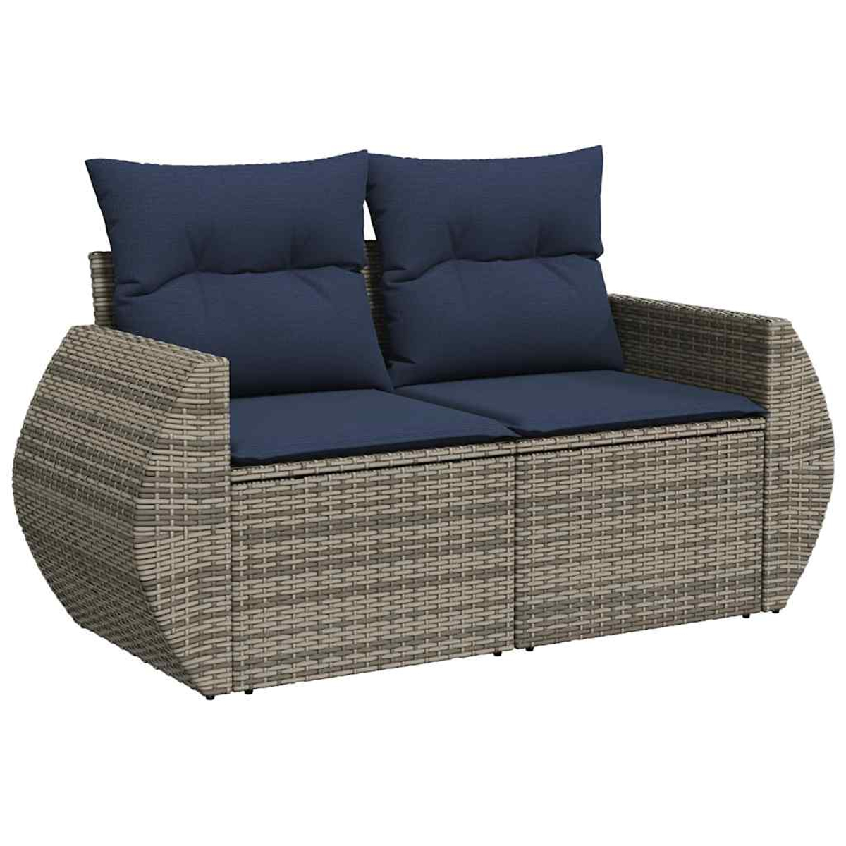 Ein Sofa im Korbstil mit blauen Kissen und Kissen. Das Sofa hat ein graues Webmuster. Der Hintergrund ist weiß.
