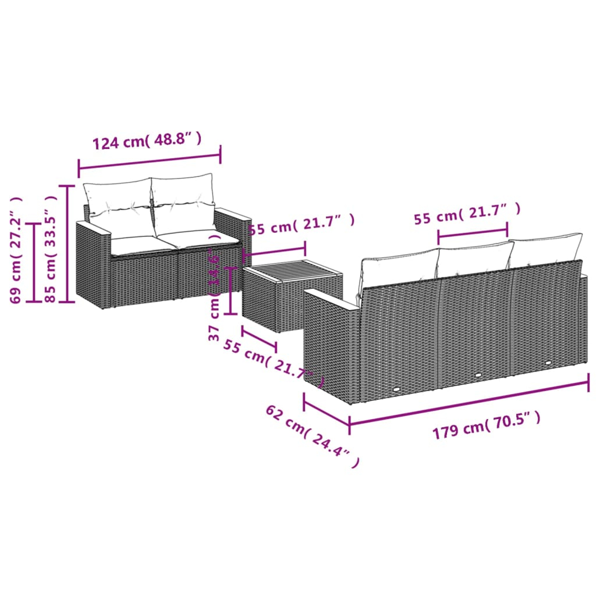 Ein Diagramm zeigt ein Rattansofa-Set. Abmessungen sind beschriftet: ein Zweisitzer-Sofa, ein Dreisitzer-Sofa und ein kleiner quadratischer Tisch.