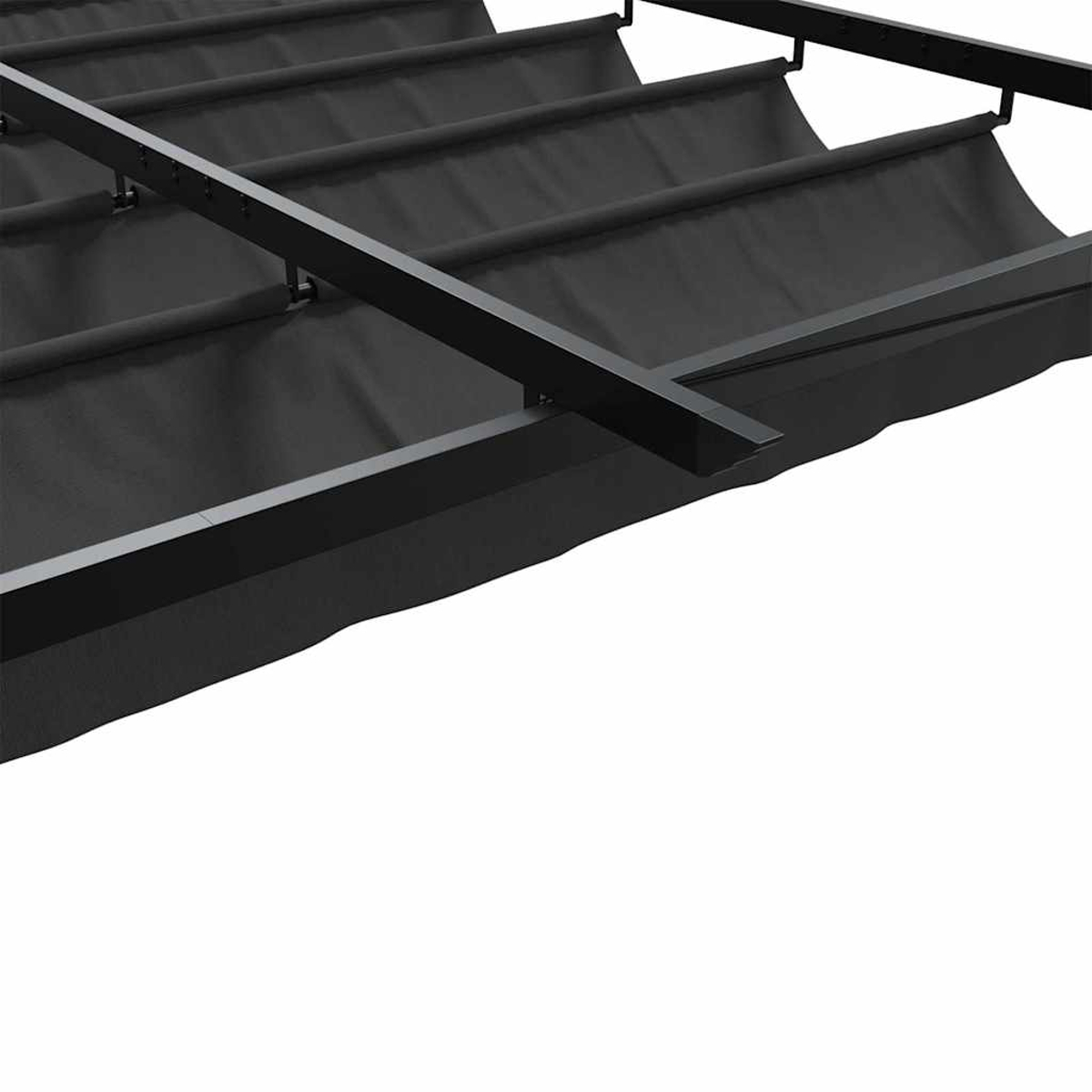 Schwarze Markise mit Metallrahmen. Die Markise ist teilweise eingefahren und zeigt Stoff und Metallstruktur. Weißer Hintergrund.