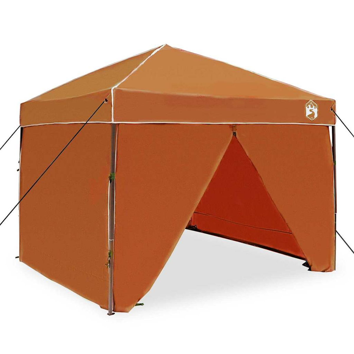 Ein orangefarbenes Campingzelt mit weißem Rand. Es hat einen offenen Eingang. Schwarze Seile erstrecken sich von der Oberseite zum Boden.