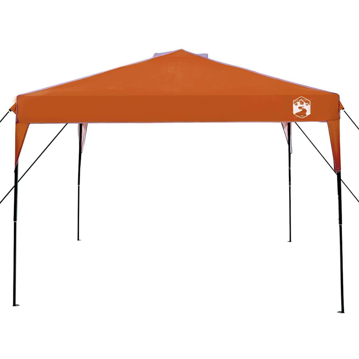 Un tendone arancione con tetto triangolare su sfondo bianco. Ha pali e corde nere per il supporto.