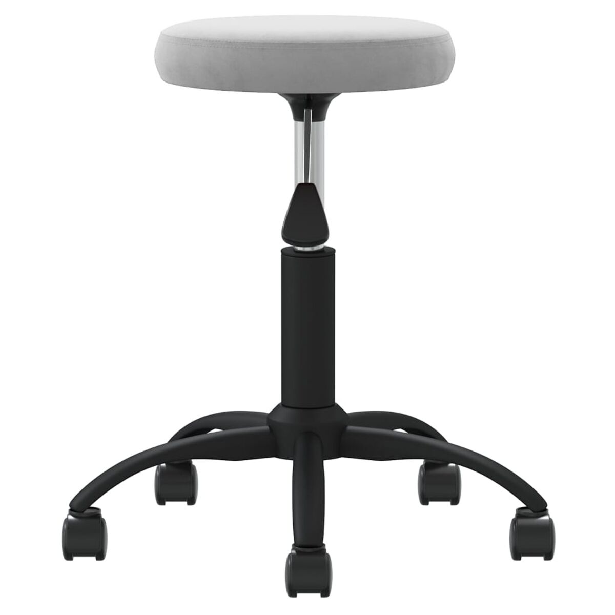 Un taburete acolchado gris con base negra y ruedas. El asiento es redondo. La base tiene cinco patas que terminan en pequeñas ruedas.