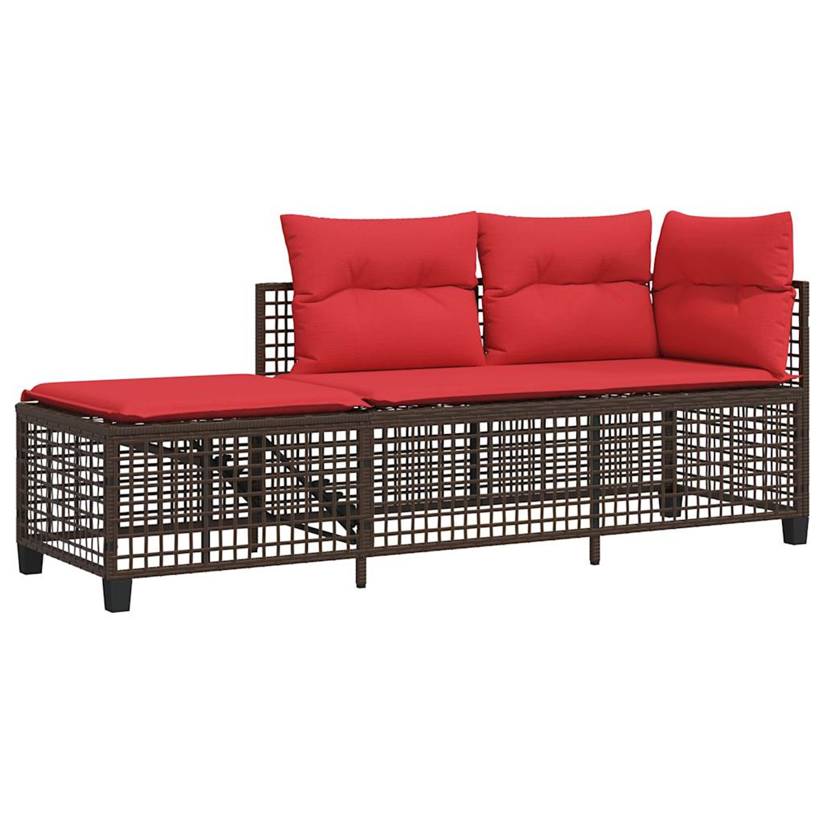 Ein braunes Outdoor-Sofa aus Korbgeflecht mit roten Kissen. Das Sofa hat eine Chaiselongue auf der linken Seite.