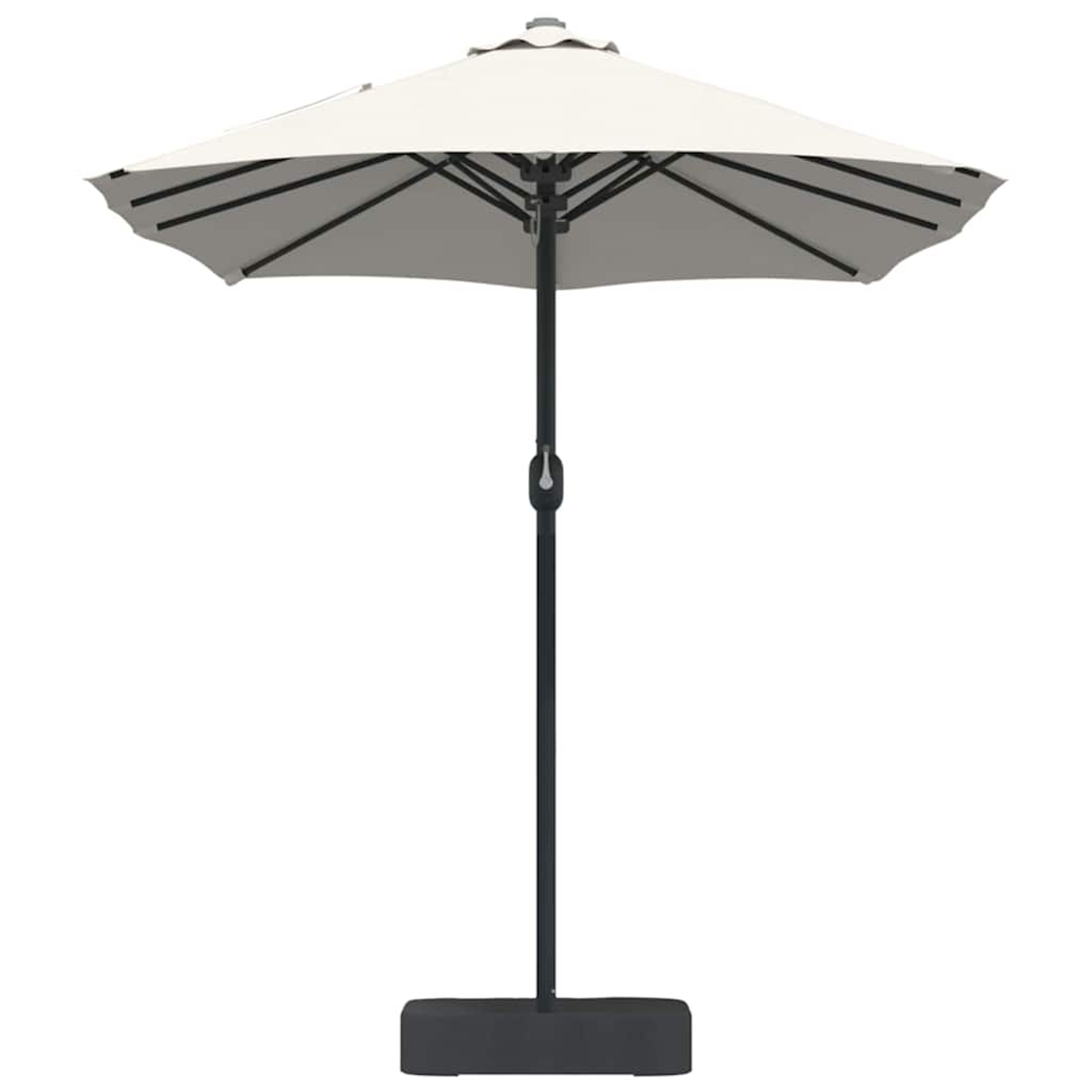 Un ombrellone da patio color crema con palo e base neri. L'ombrellone è aperto su sfondo bianco.