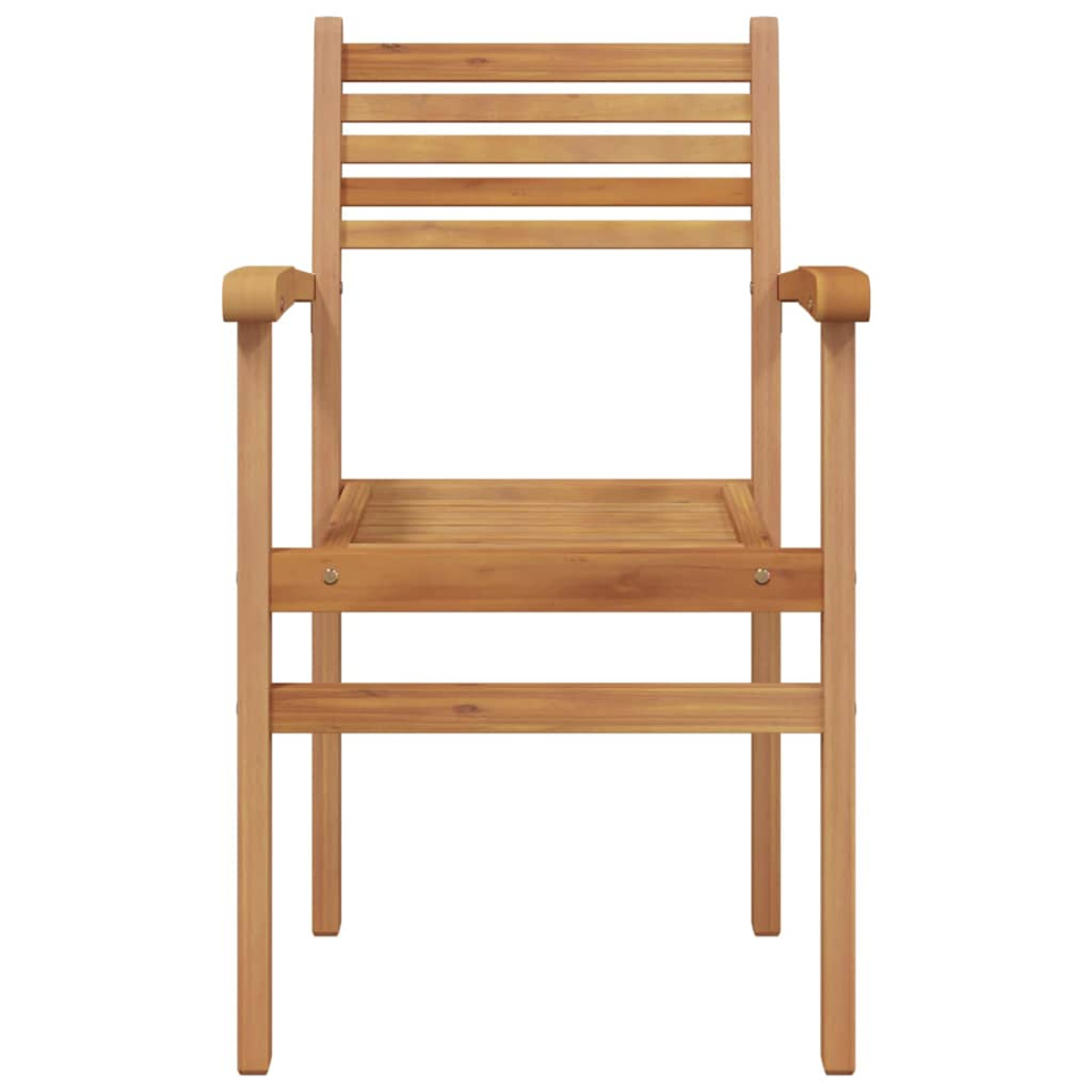 Ein Holzstuhl mit Armlehnen steht im Mittelpunkt. Er hat eine Lamellenlehne und -sitz, und das Holz hat eine hellbraune Farbe.