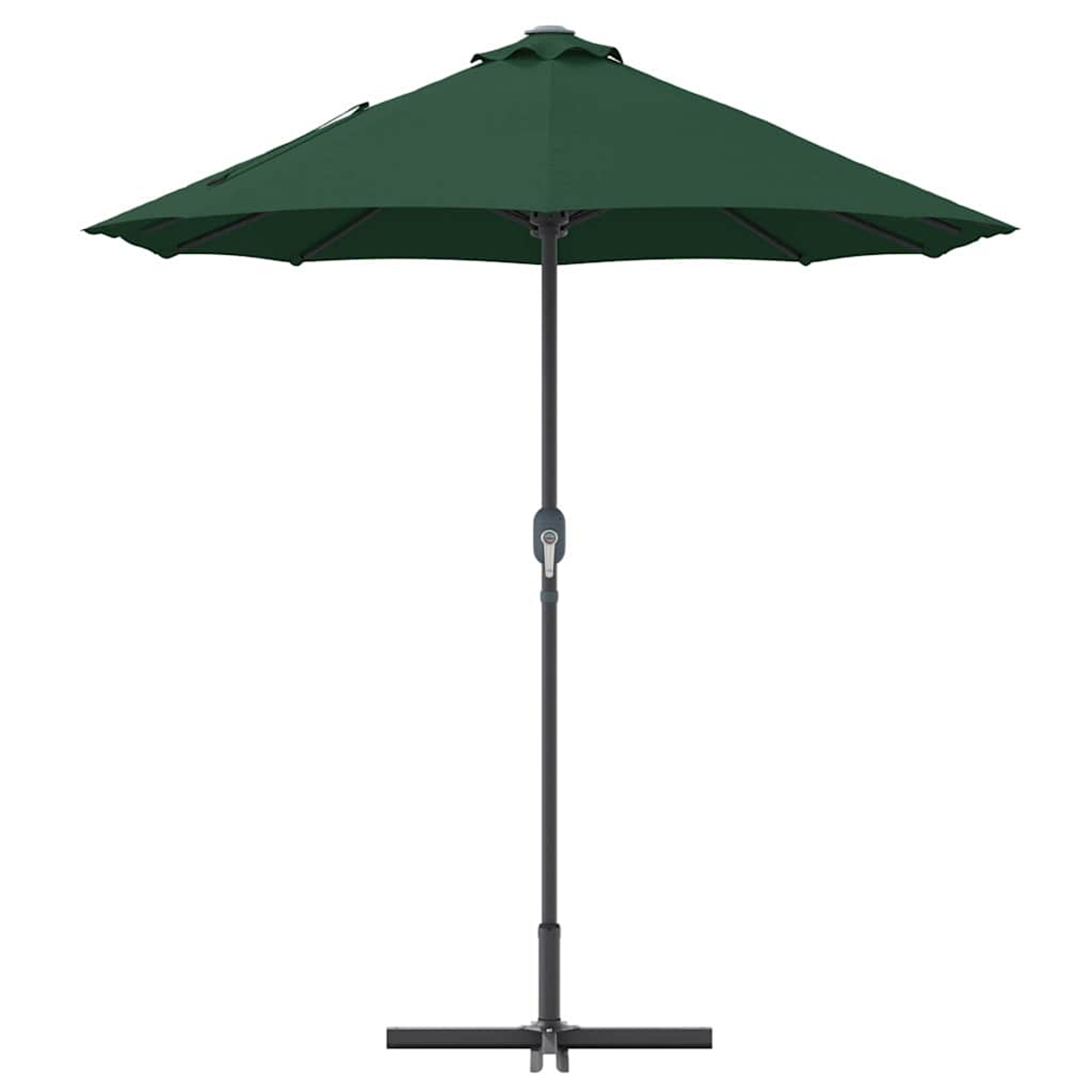 Un ombrellone verde su sfondo bianco. Ha un palo scuro e una base. La tenda è aperta.