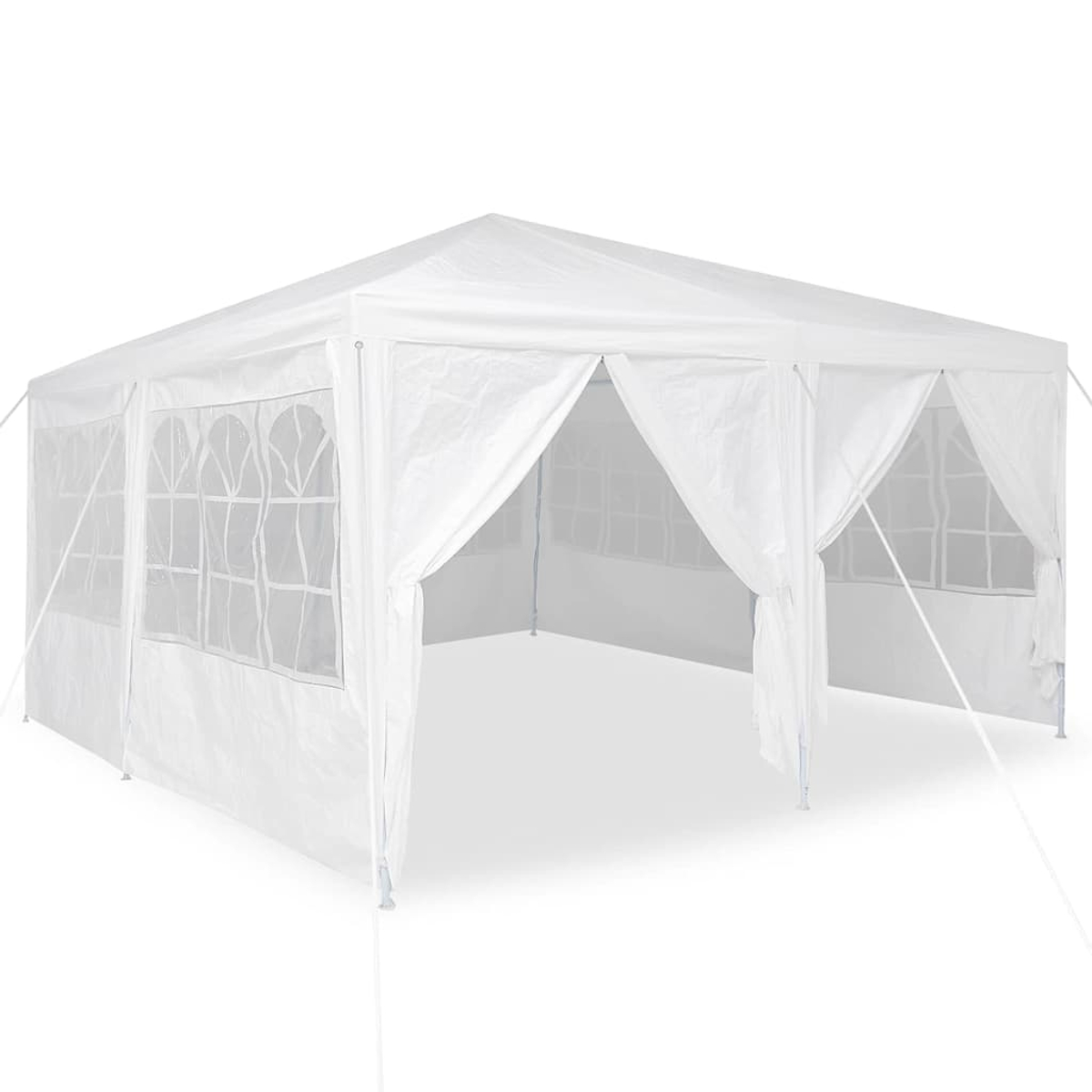Una tenda bianca con finestre ed ingressi aperti. È su sfondo bianco. La tenda ha un tetto a punta ed è sostenuta da pali.