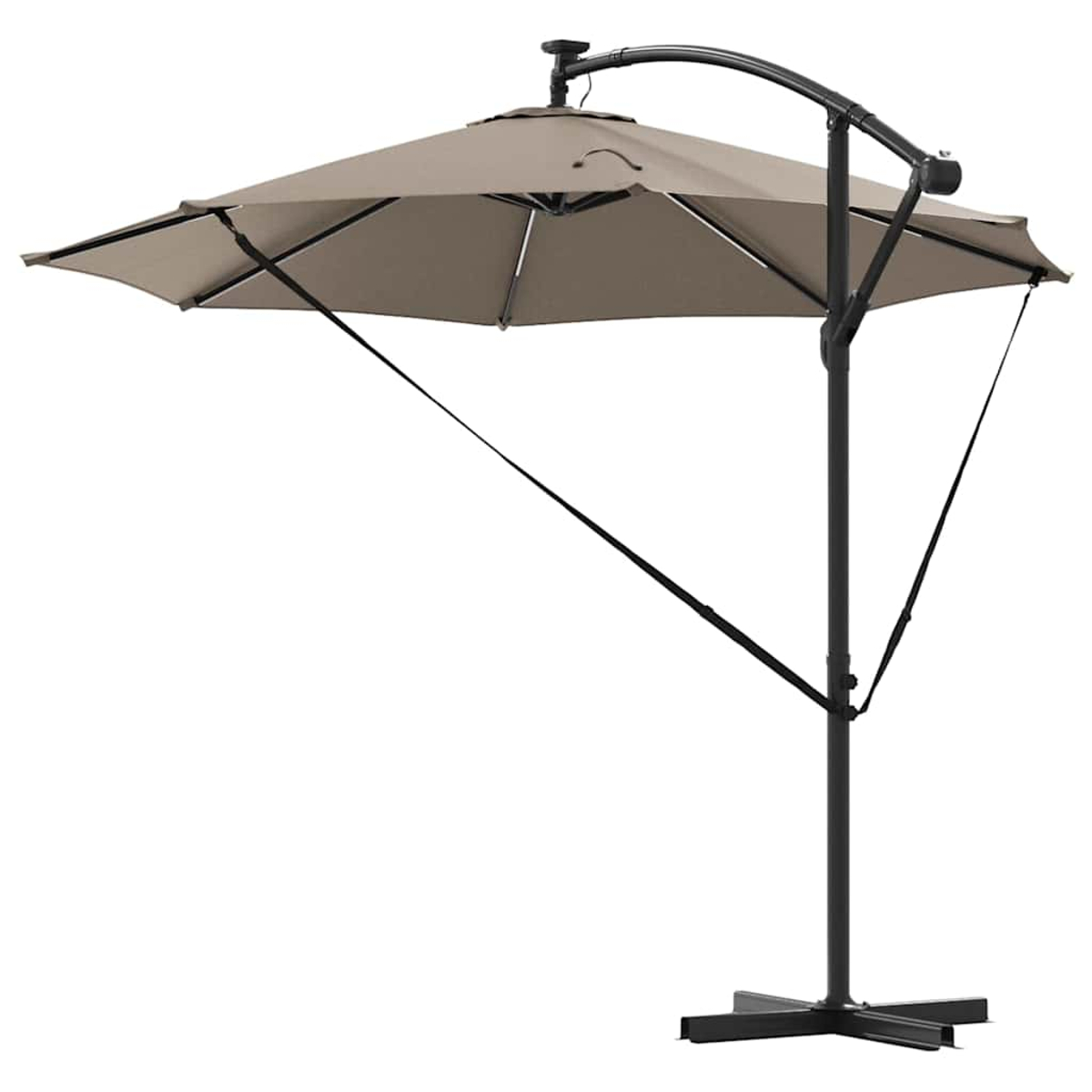 Un ombrellone a sbalzo da patio con tettuccio color talpa e struttura nera. Ha una base a croce e un braccio di supporto curvo.