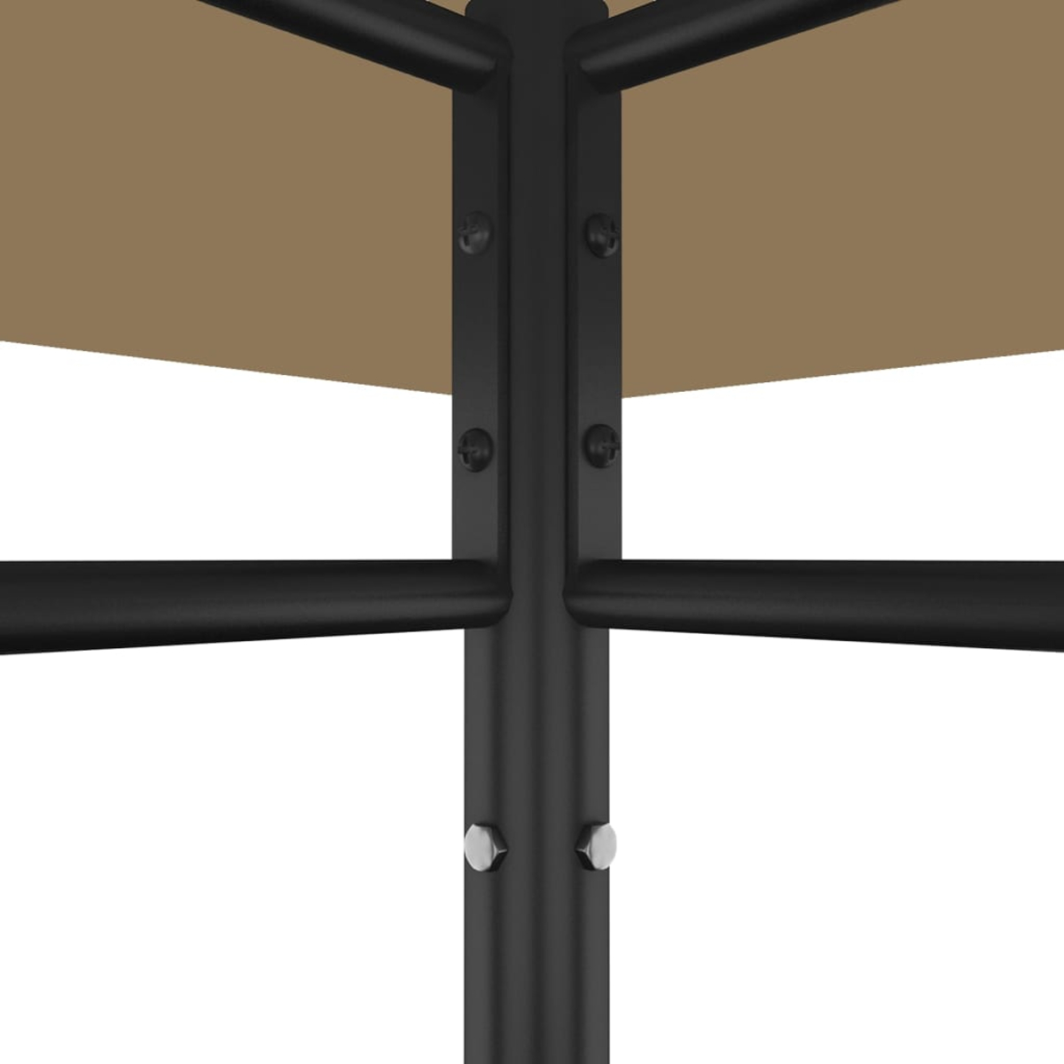 Primo piano di una struttura in metallo nero con tenda beige. Visibili bulloni, barre di supporto e un palo centrale su sfondo bianco.