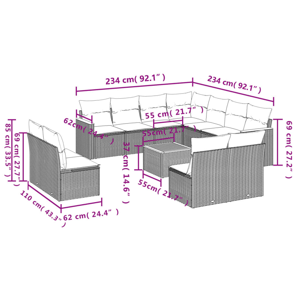 Geflochtenes Outdoor-Möbel-Set mit Maßangaben. Enthält ein Sofa, zwei Stühle und einen Tisch mit Kissen und Maßen.